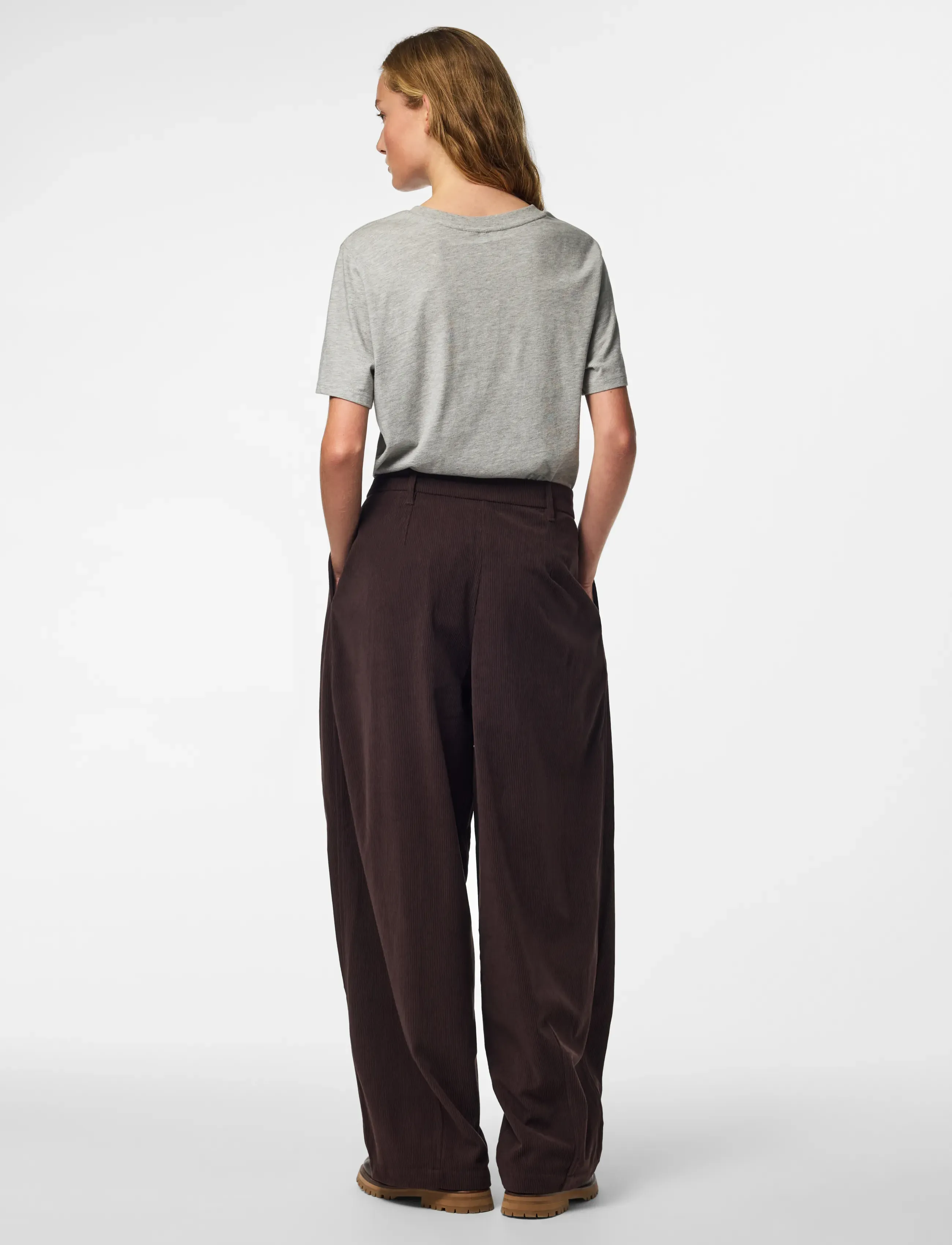 Pieces - PCABBA BARREL CORDUROY PANTS D2D - chocolate plum - 3