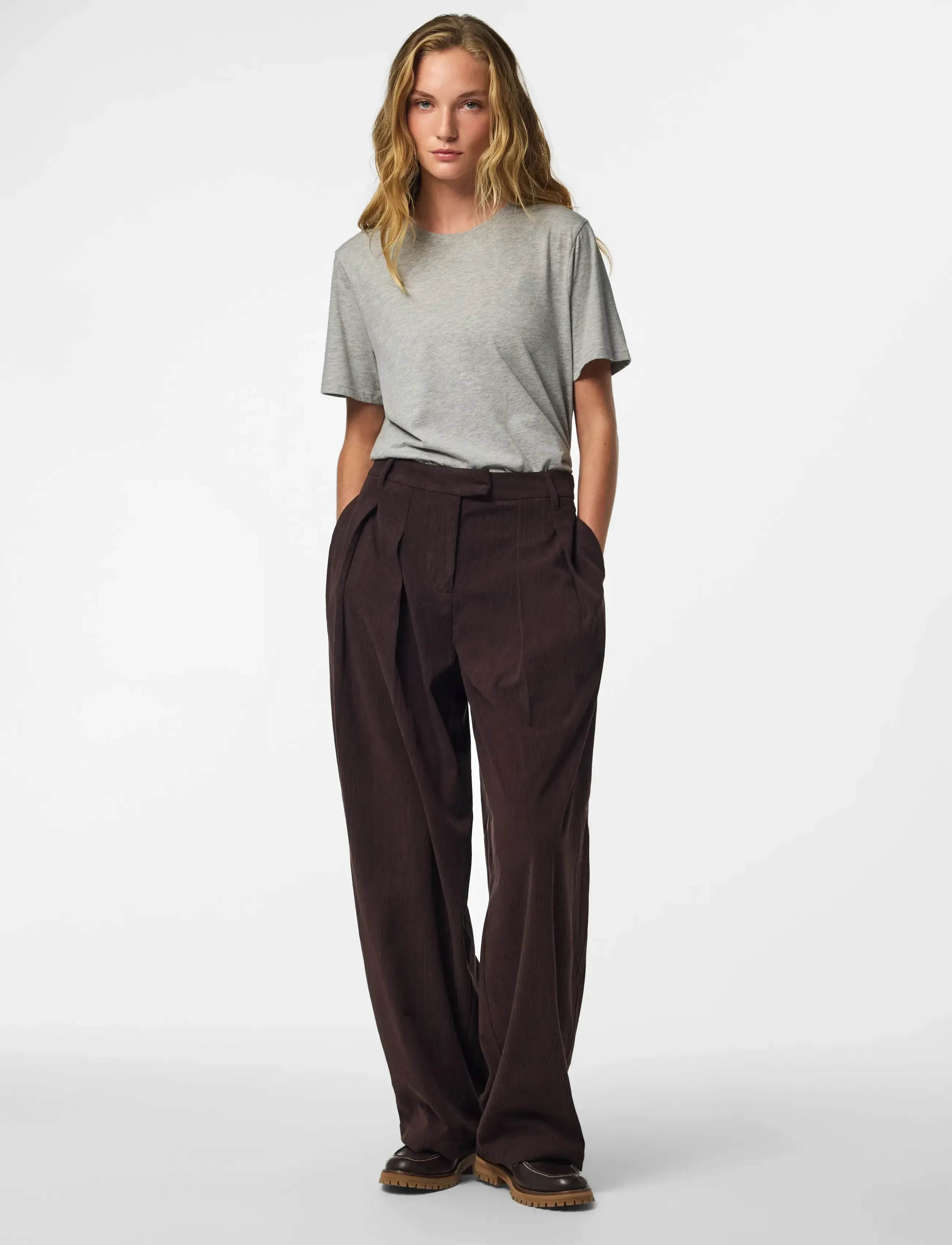 Pieces - PCABBA BARREL CORDUROY PANTS D2D - chocolate plum - 4