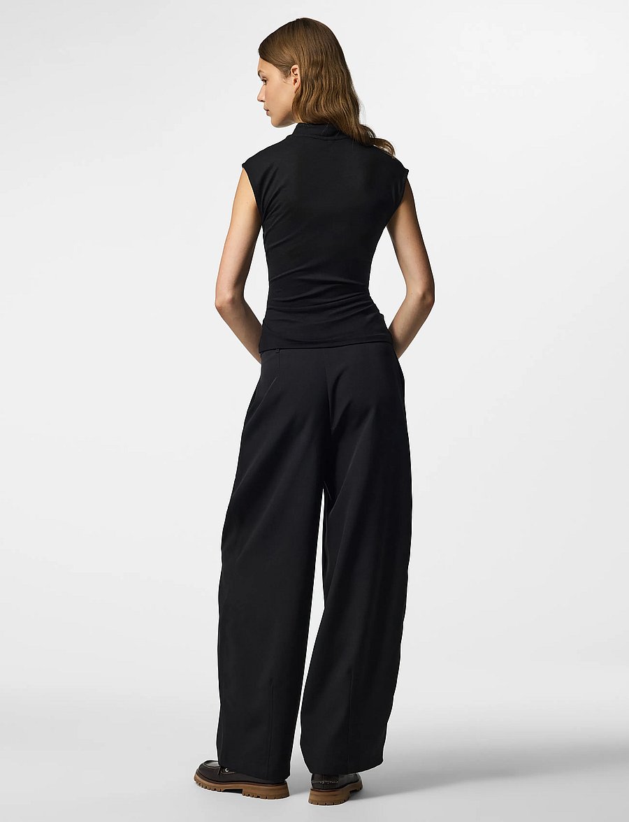 Pieces - PCJASMIN SS BUTTON DETAIL TOP JRS D2D - black - 3