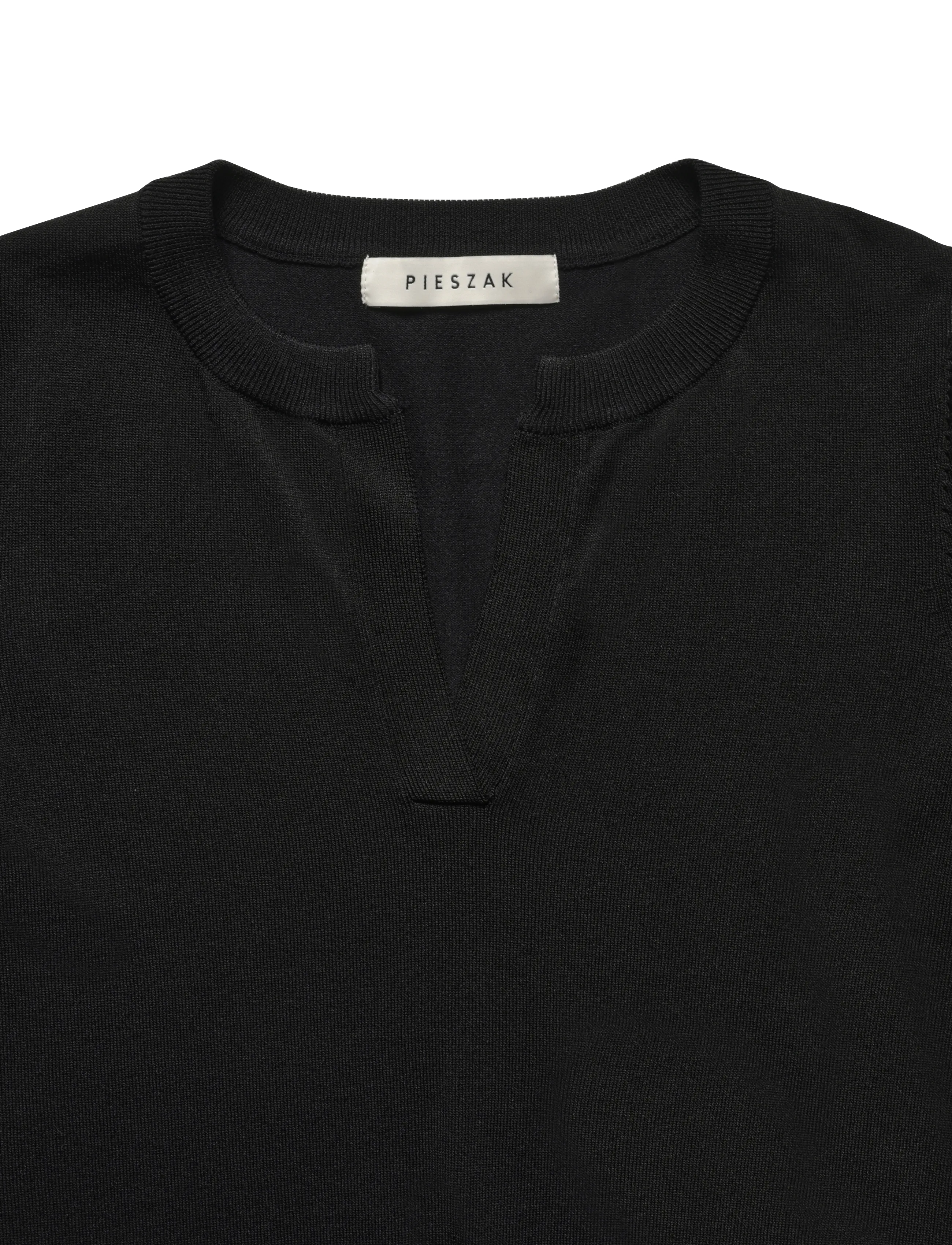 Pieszak - PD-Eba Half Sleeve V-Neck Knit - t-shirts - black - 2