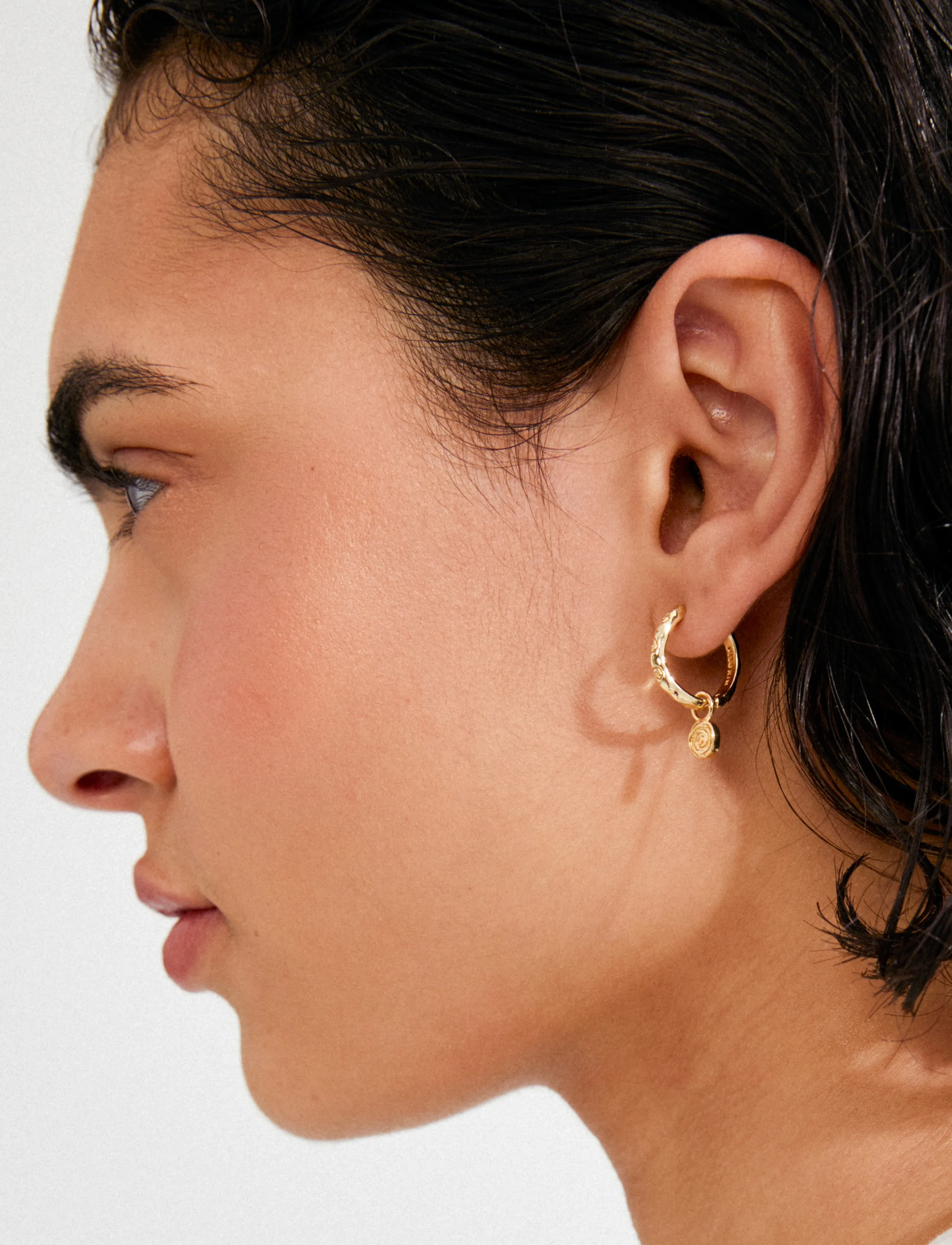 PILGRIM Fire Hoop Earrings Gold-Plated örhängen dam – bild 2