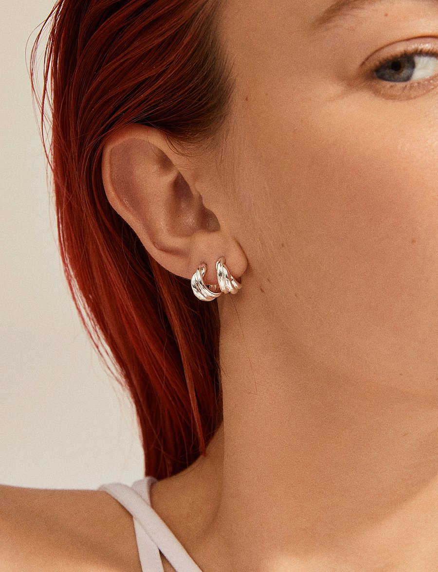 Pilgrim - COURAGEOUS twirl huggie hoop earrings silver-plated - kreolen - silver plated - 2