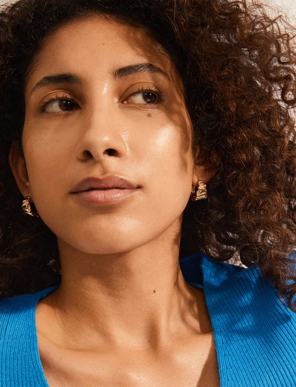 Pilgrim - WILLPOWER recycled huggie hoop earrings - hoops - gold plated - 0