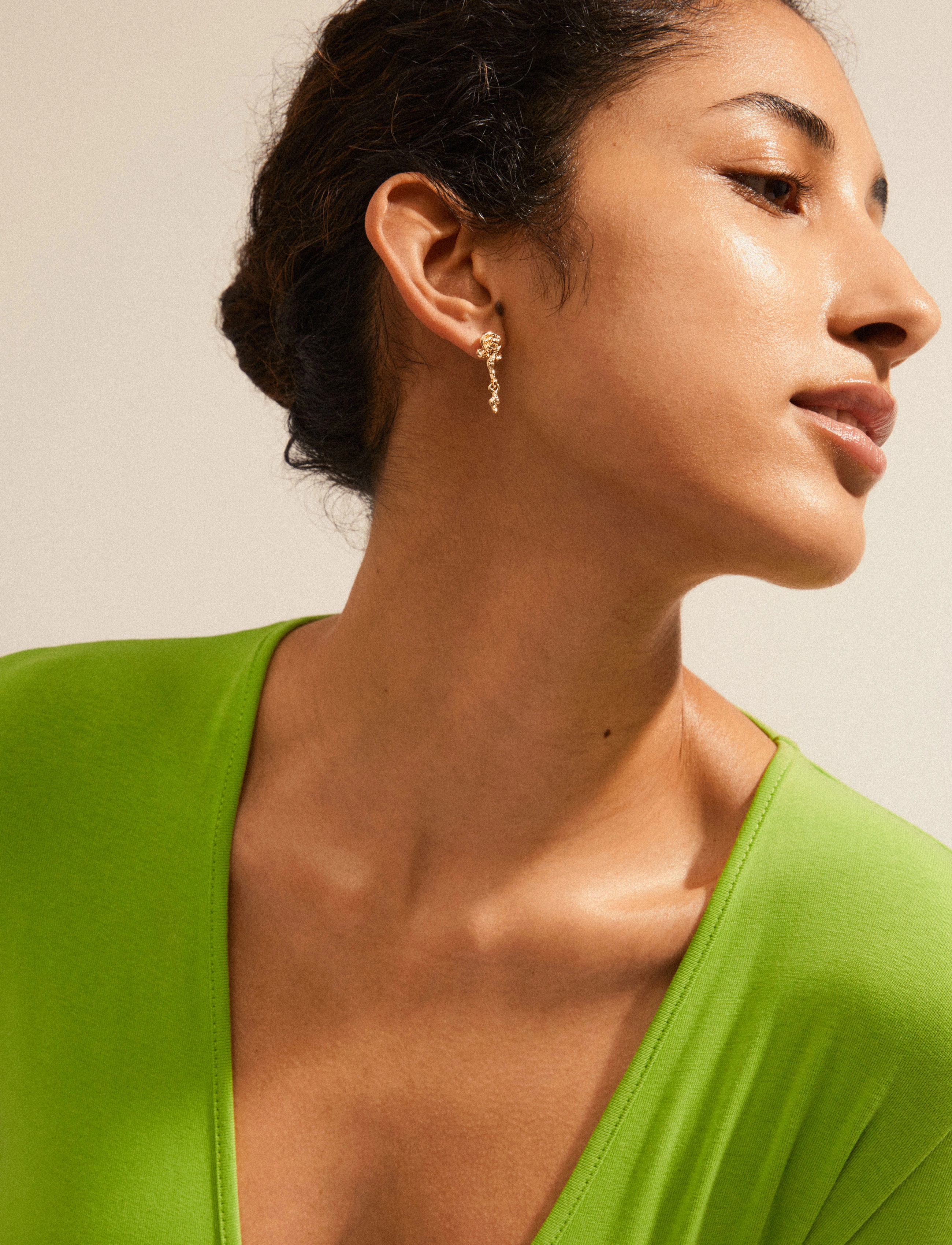 Pilgrim - SOLIDARITY recycled organic shaped earrings gold-plated - gold plated - 5
