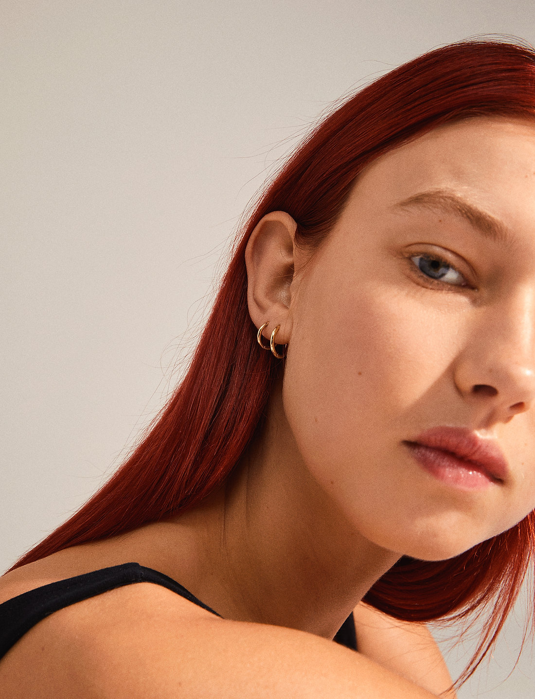 Pilgrim - LEAF recycled 2-in-1 set huggie hoops - creoler & hoops - gold plated - 0