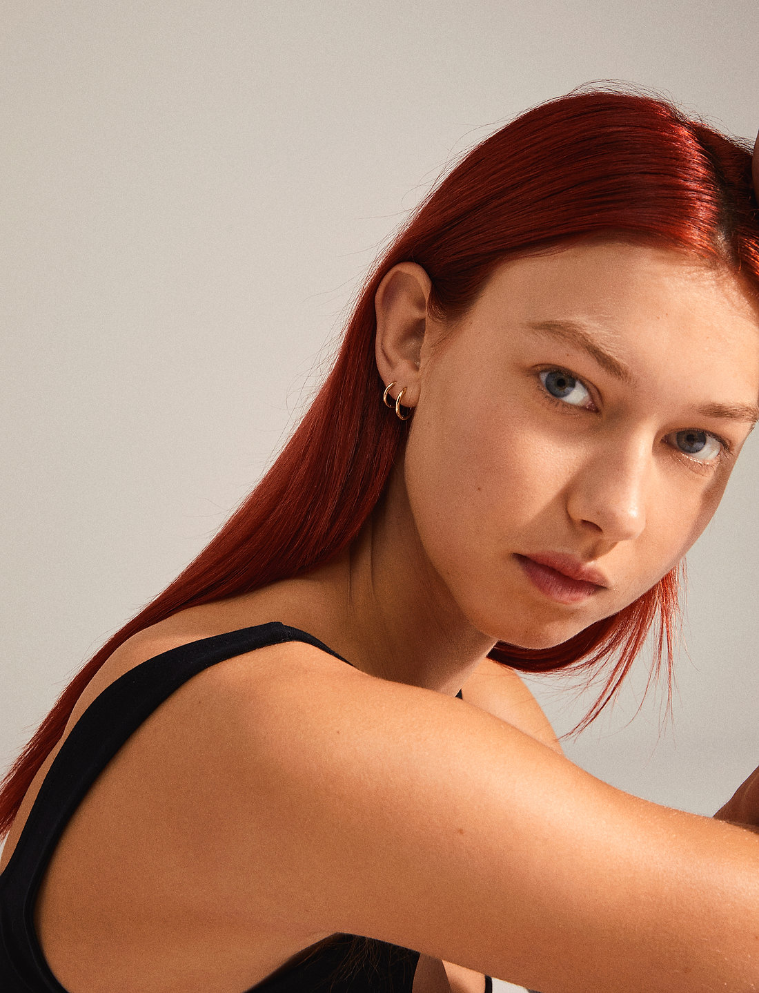 Pilgrim - LEAF recycled 2-in-1 set huggie hoops - creoler & hoops - gold plated - 2