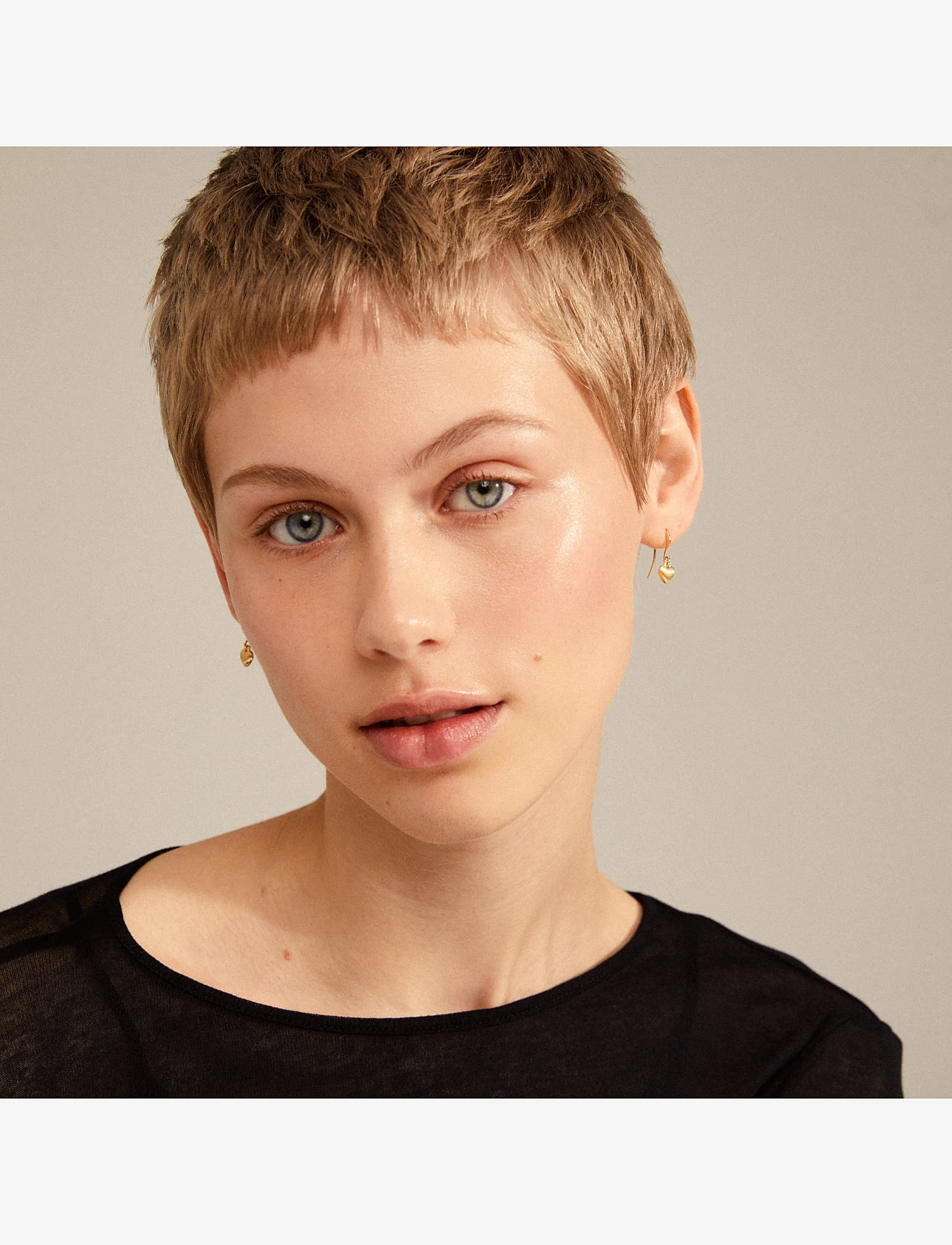 Pilgrim - SOPHIA heart pendant earrings - roikkuvat korvakorut - gold plated - 2