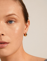 Pilgrim - ALEXANE recycled chunky mini hoop earrings gold-plated - riņķveida auskari - gold plated - 2