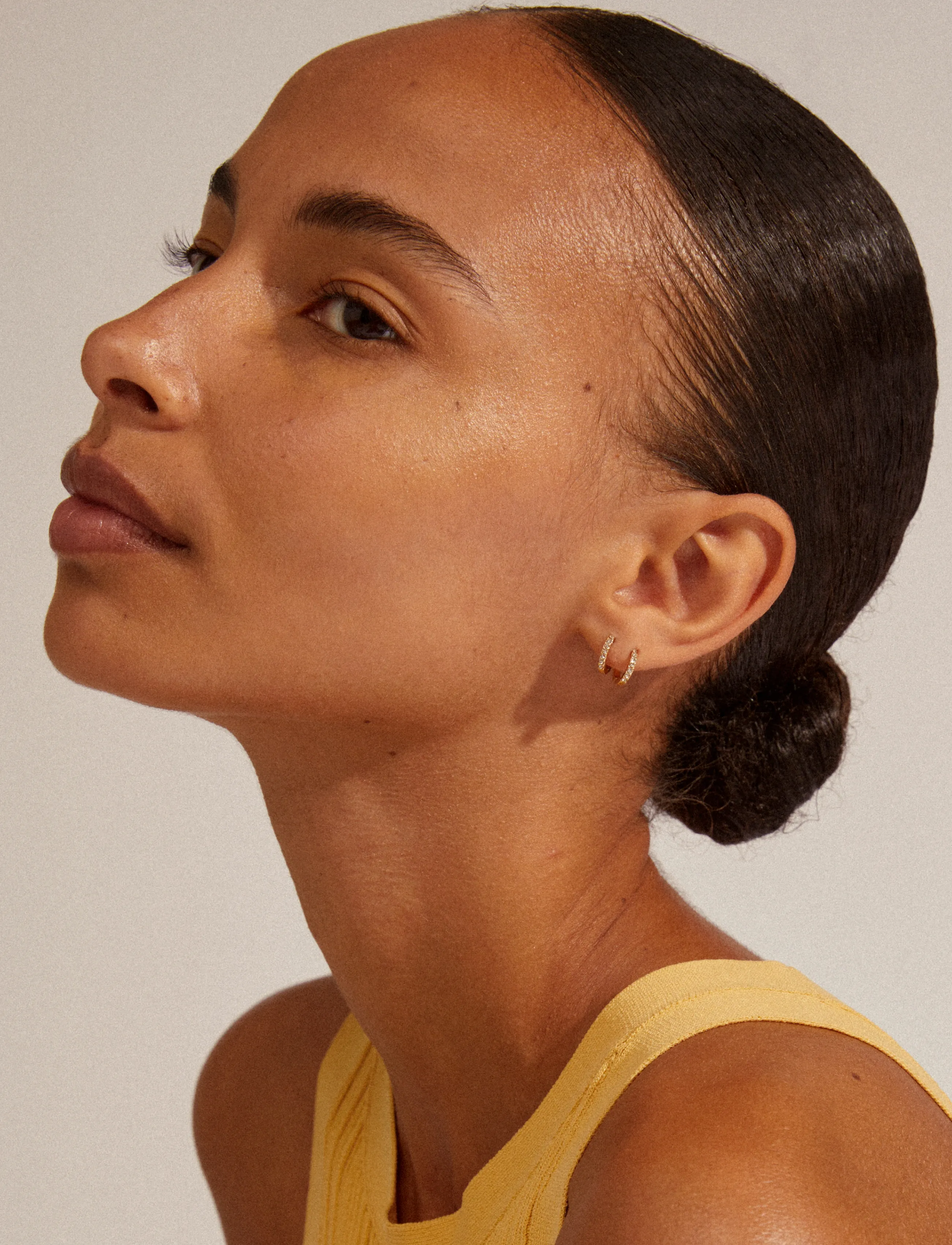 Pilgrim Ebna Mini Crystal Huggie Hoops Gold-Plated, Kvinder, Krystal Huggie Øreringe, Guld, Str: ONE SIZE