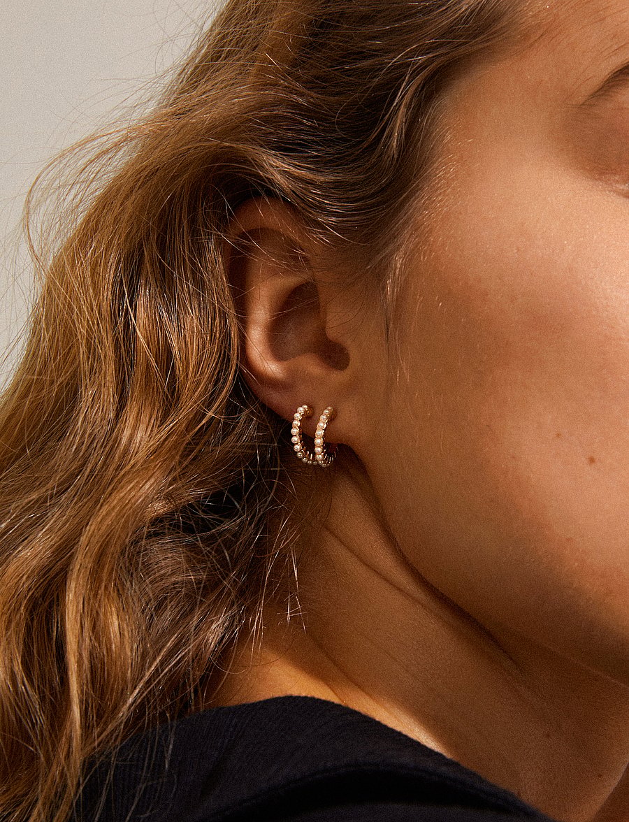 Pilgrim - EKTA pearl huggie hoop earrings gold-plated - gold plated - 3