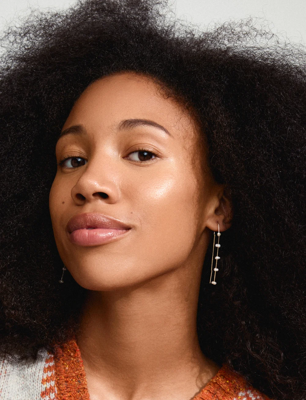 Pilgrim - ZENAIA pearl chain earrings - perleøreringe - gold plated - 0