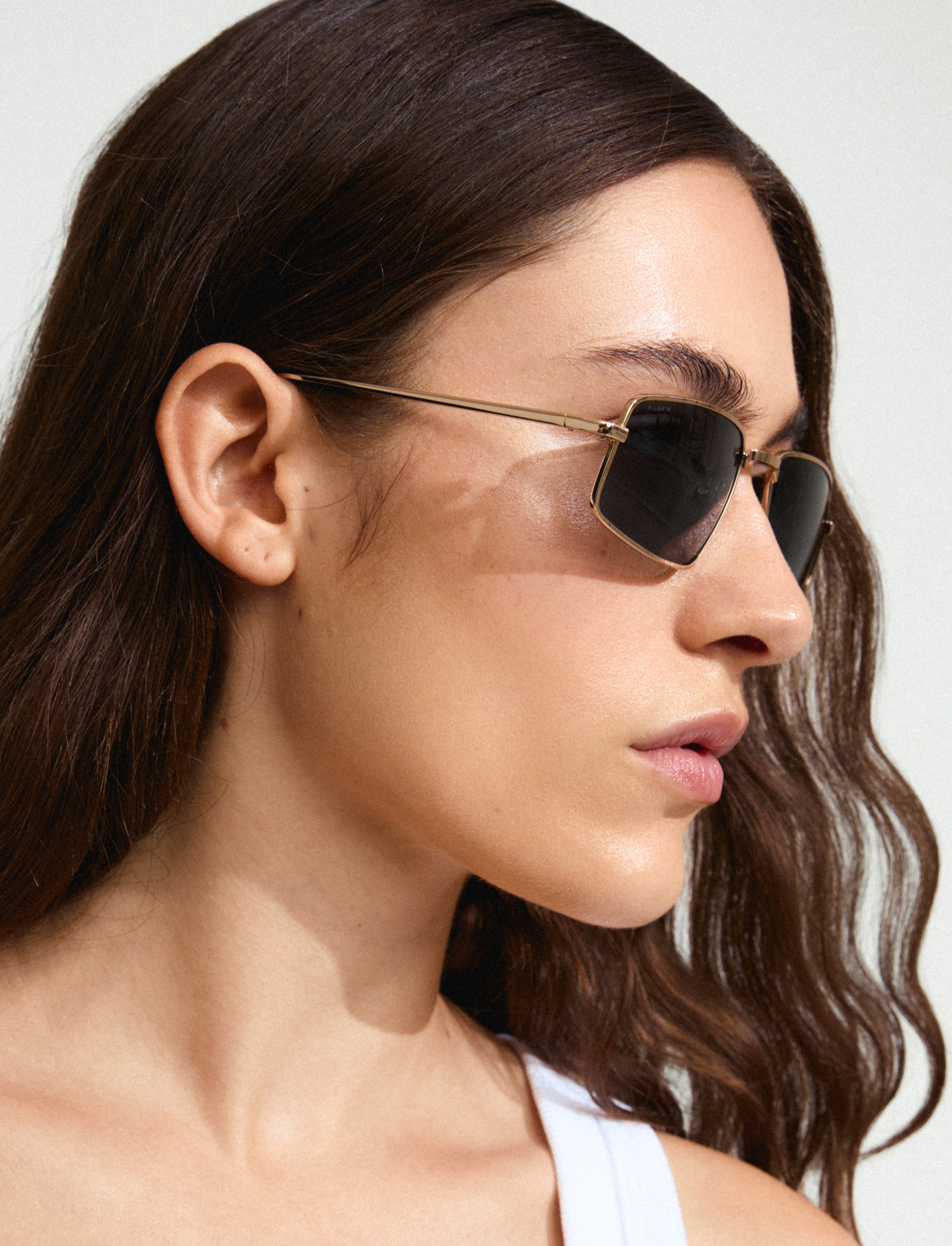 Pilgrim - AMIYAH sunglasses grey/gold - eckige form - grey/gold - 4