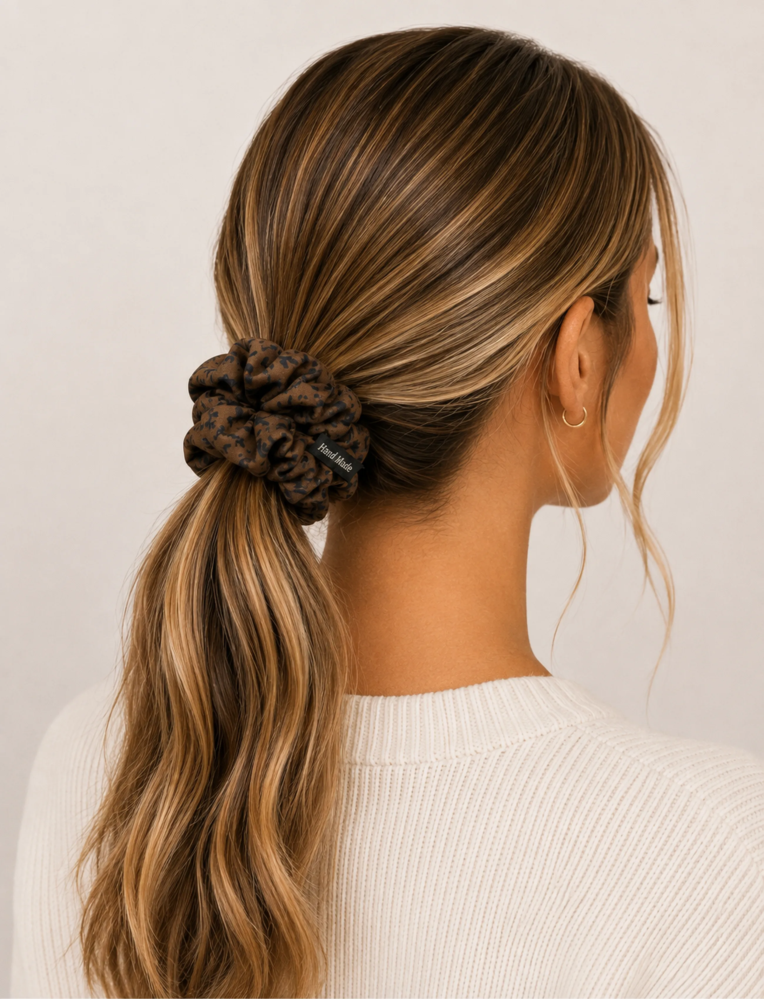 Pipol's Bazaar Leo Scrunchy Brown, One Size, Brown, Hårtilbehør > Scrunchies & Hair Ties, Dame
