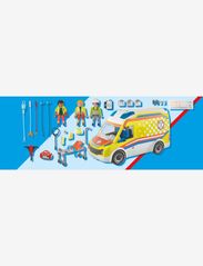 PLAYMOBIL - PLAYMOBIL City Life Ambulans med ljus och ljud - 71202 - playmobil city life - multicolored - 10
