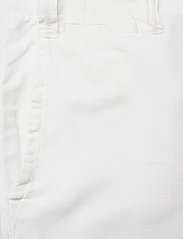 Polo Ralph Lauren - 8-Inch Straight Fit Linen-Cotton Short - chino shorts - white - 2
