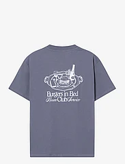Pompeii - BURGUERS IN BED GRAPHIC TEE - kortärmade t-shirts - grey - 4
