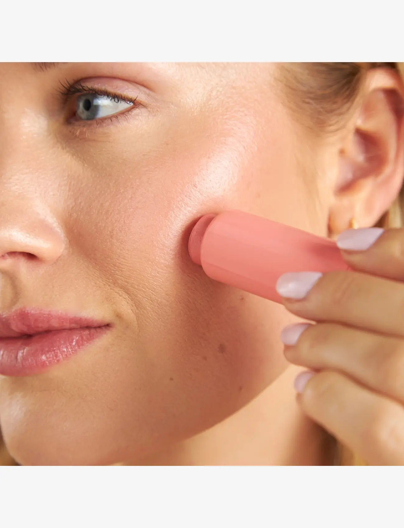 PÜR Silky Tint Creamy Multitasking Stick With Peptides You Go Pearl 6 g puder, rouge & highlighter dam – bild 6