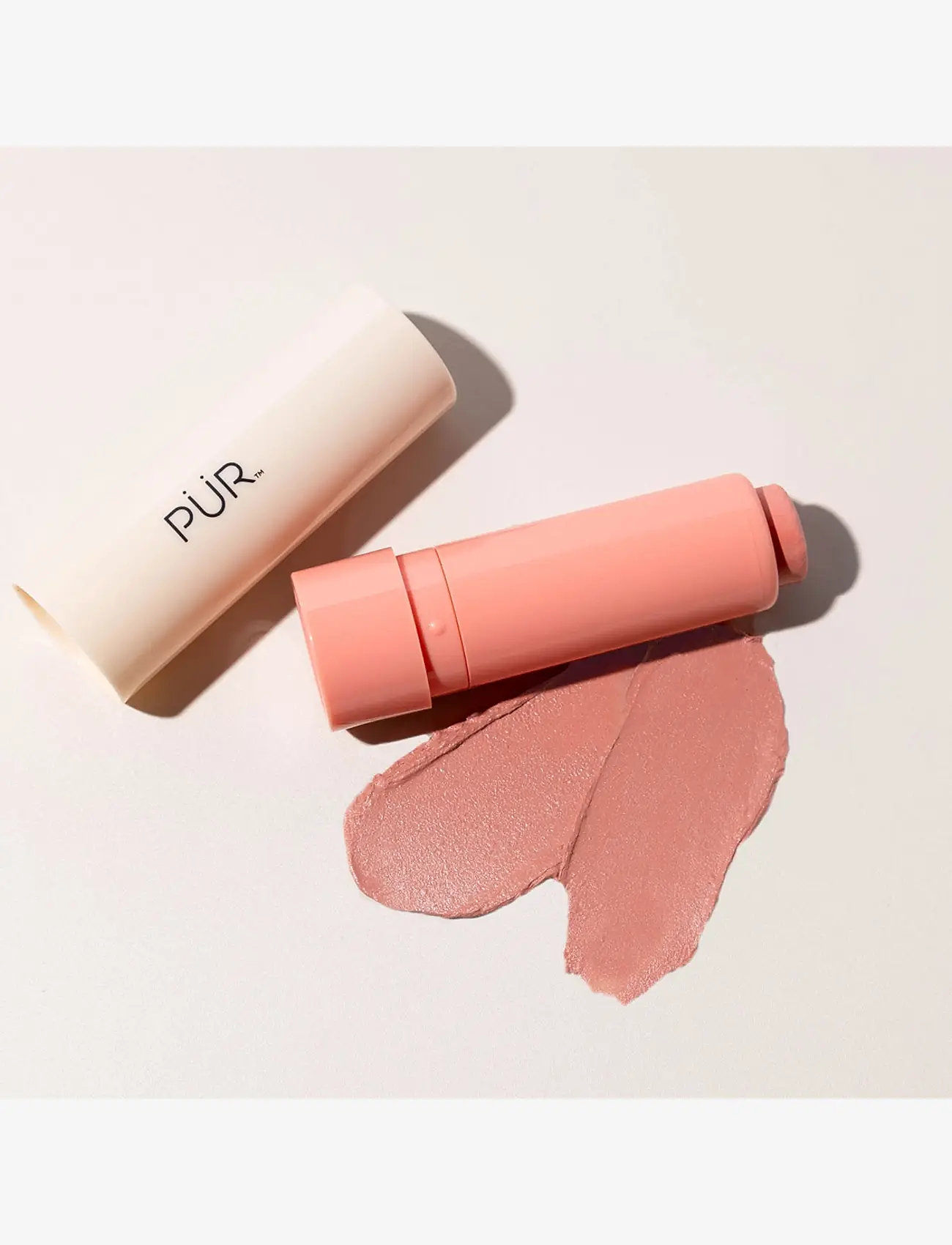 PÜR - Silky Tint Creamy Multitasking Stick with Peptides - makeup - coral cosmo - 4