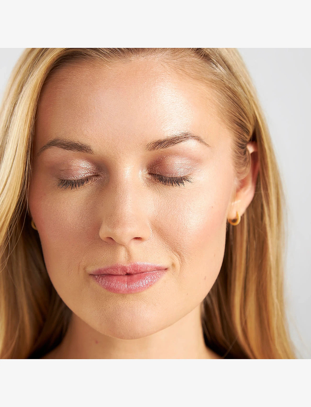 PÜR - On Point Tint Creamy Eyeshadow & Primer with Peptides - smink - suede - 5