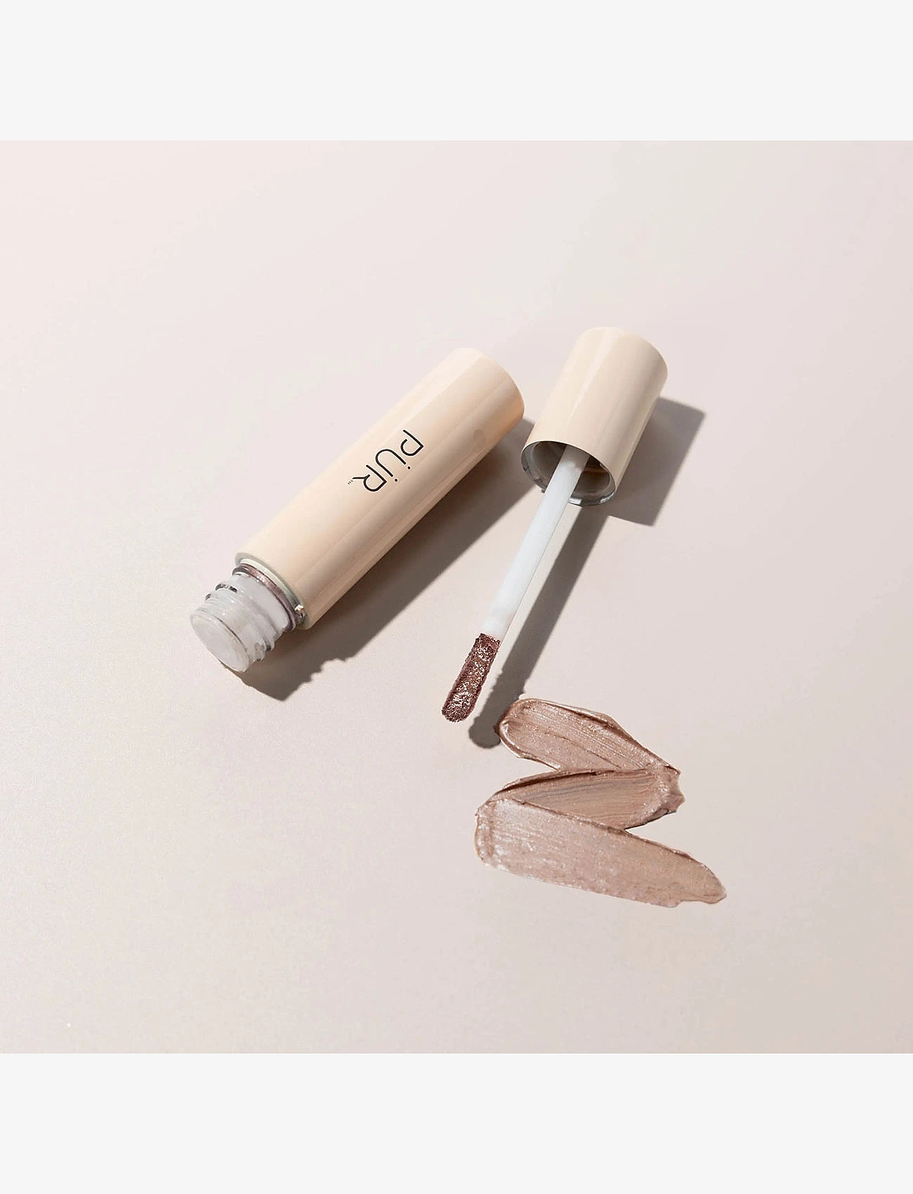 PÜR - On Point Tint Creamy Eyeshadow & Primer with Peptides - smink - silk - 2