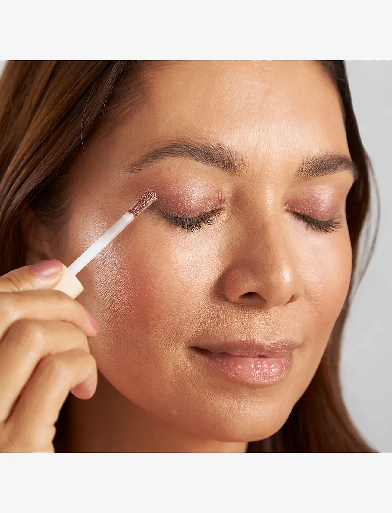 PÜR - On Point Tint Creamy Eyeshadow & Primer with Peptides - smink - silk - 4