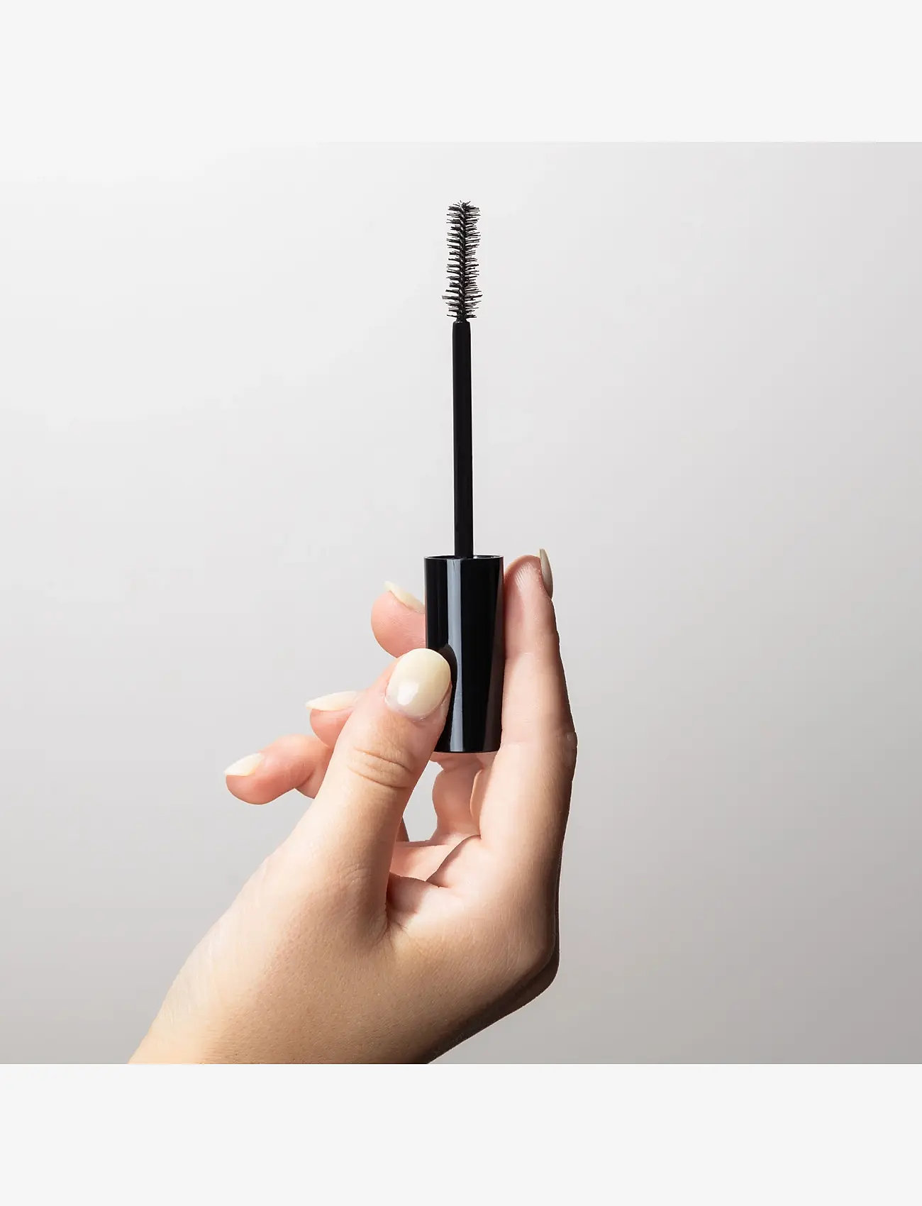 PÜR - Bio Charged Plant-Powered Volumizing Mascara - bliv klar til date night - bio charged plant-powered volumizing mascara - 4