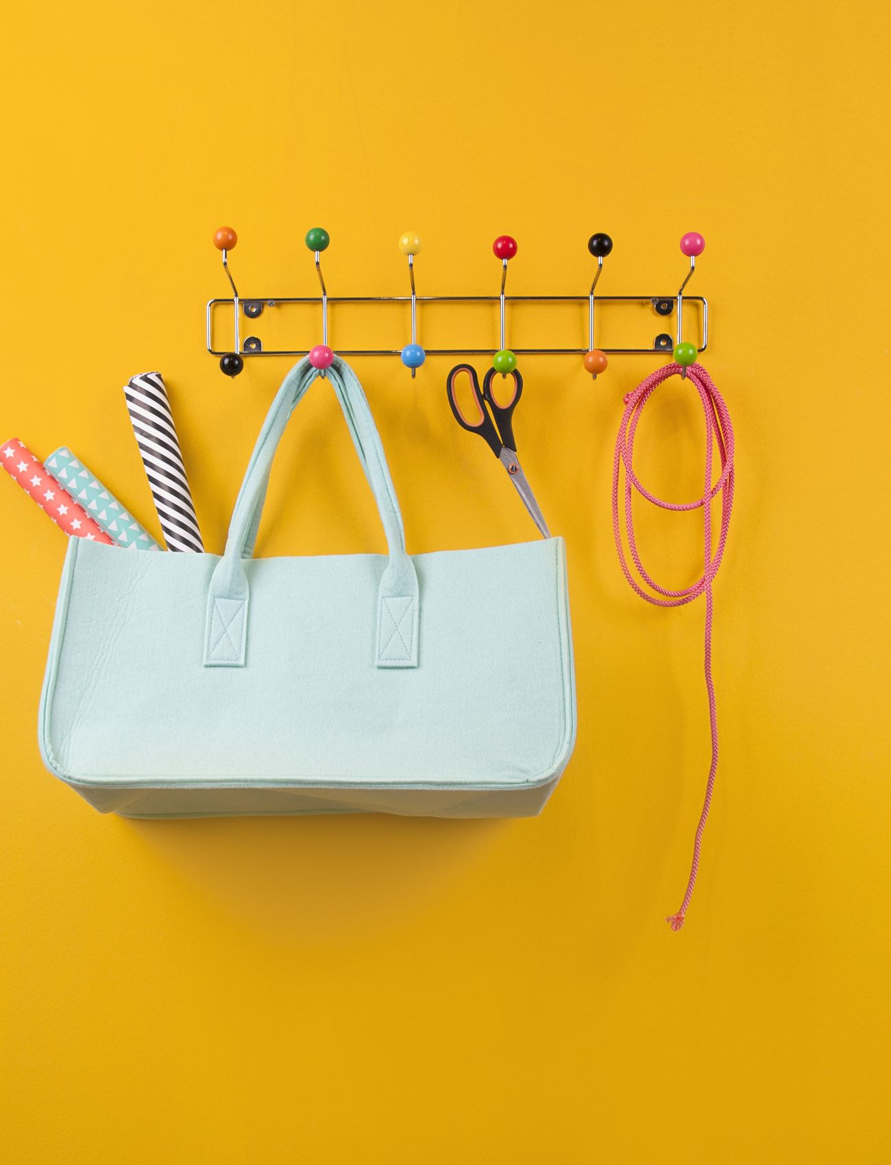 present time - Hat rack Saturnus with coloured assorted balls - laveste priser - chrome - 1