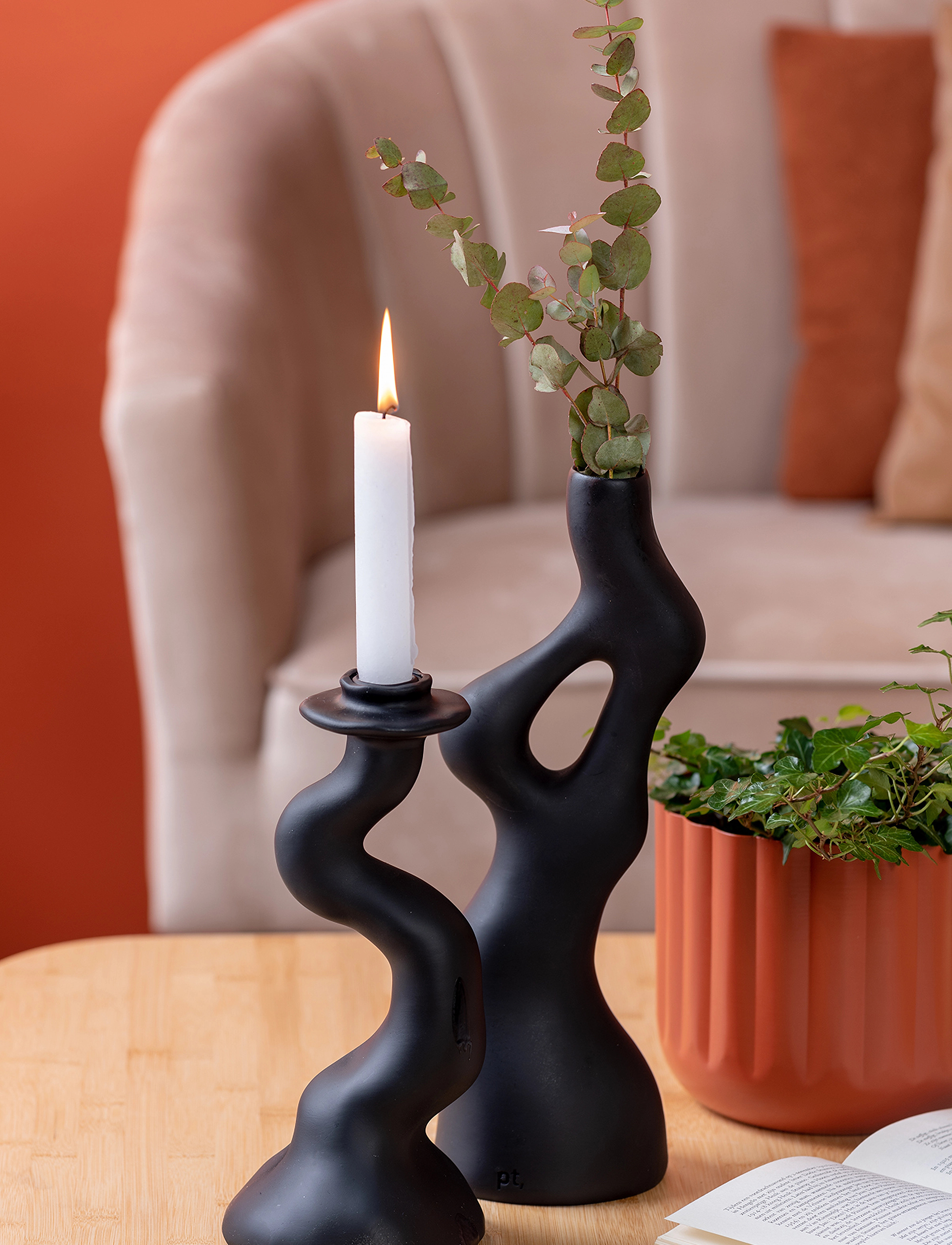 present time - Candle holder Organic Swirl large polyresin black - black - 4