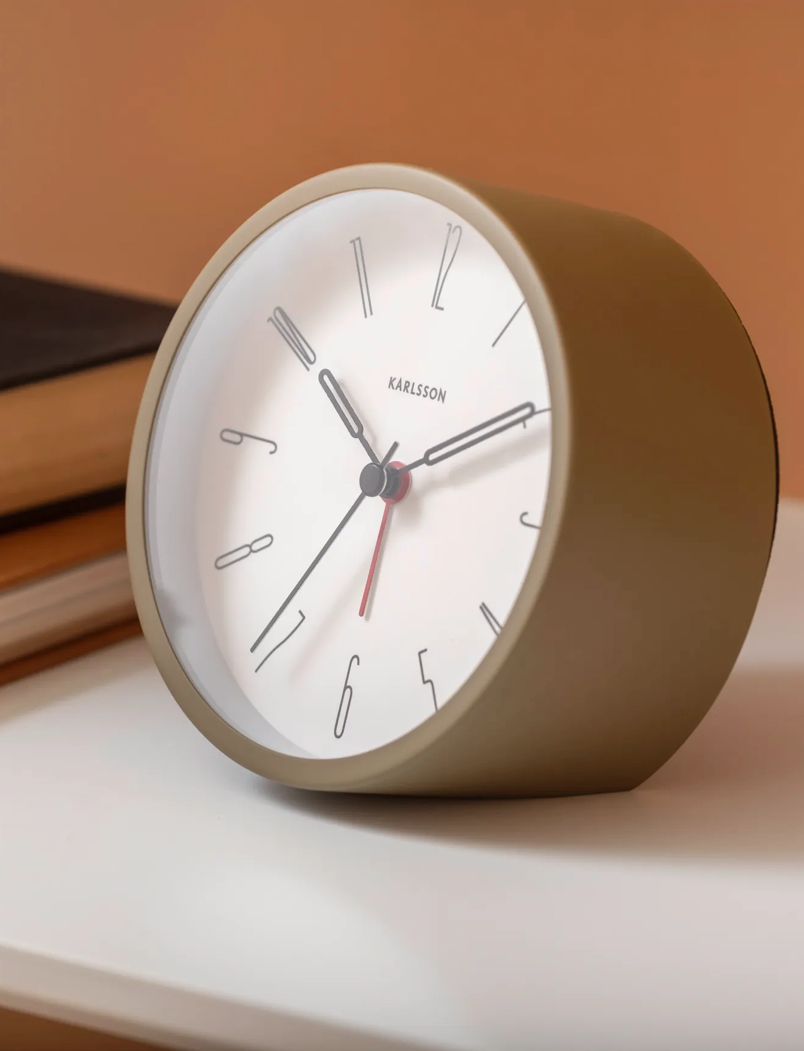 KARLSSON Alarm Clock Belle Numbers Iron Moss Green, Ø 11 cm, Watches, Khakigrün - Clocks, Homeware
