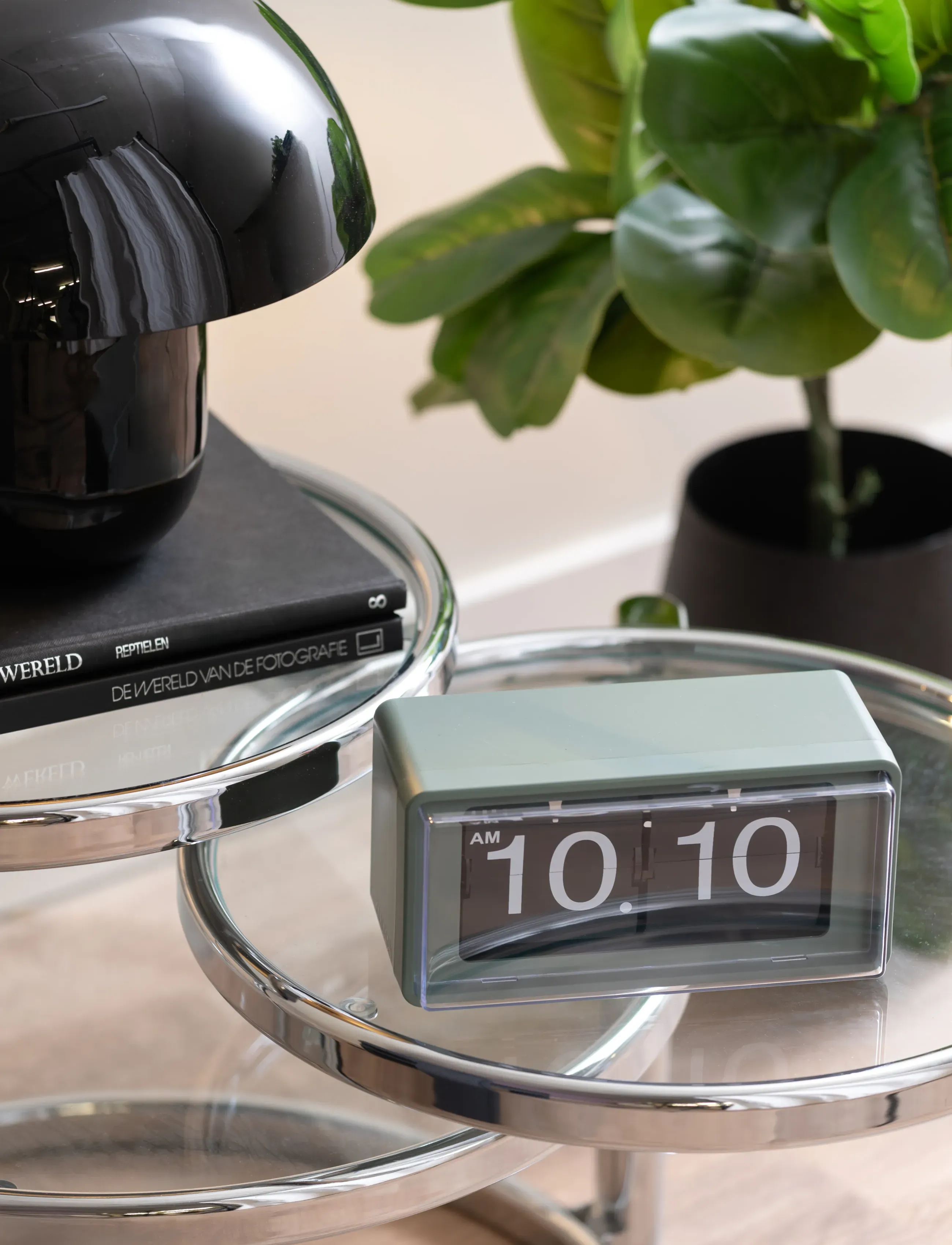 KARLSSON Wall/Table Clock Retro Boxed Flip Jungle Green, H 10 cm, Watches, Khakigrün - Mantel & Table Clocks, Unisex