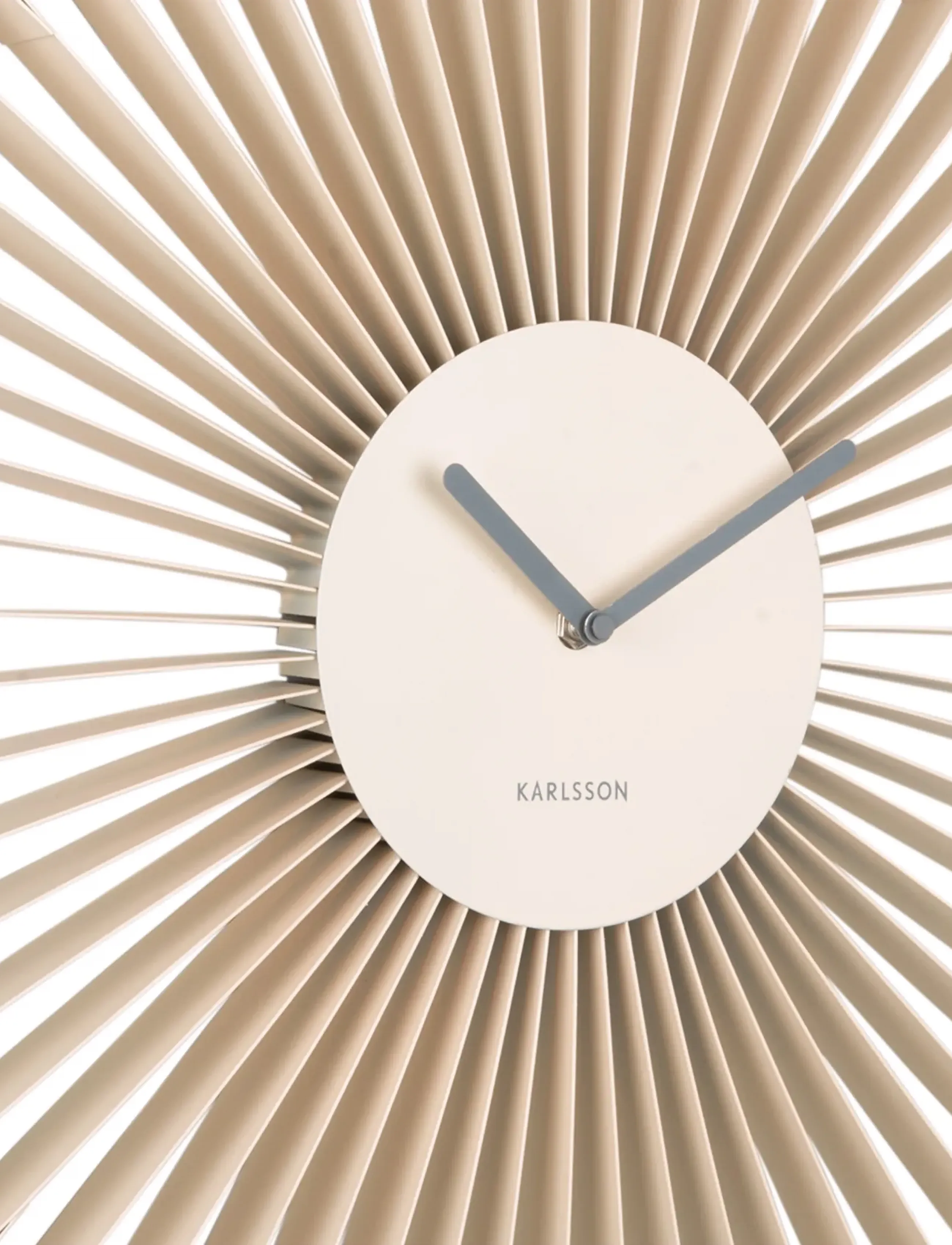 KARLSSON - Wall clock Cascara off white - vægure - off white - 4