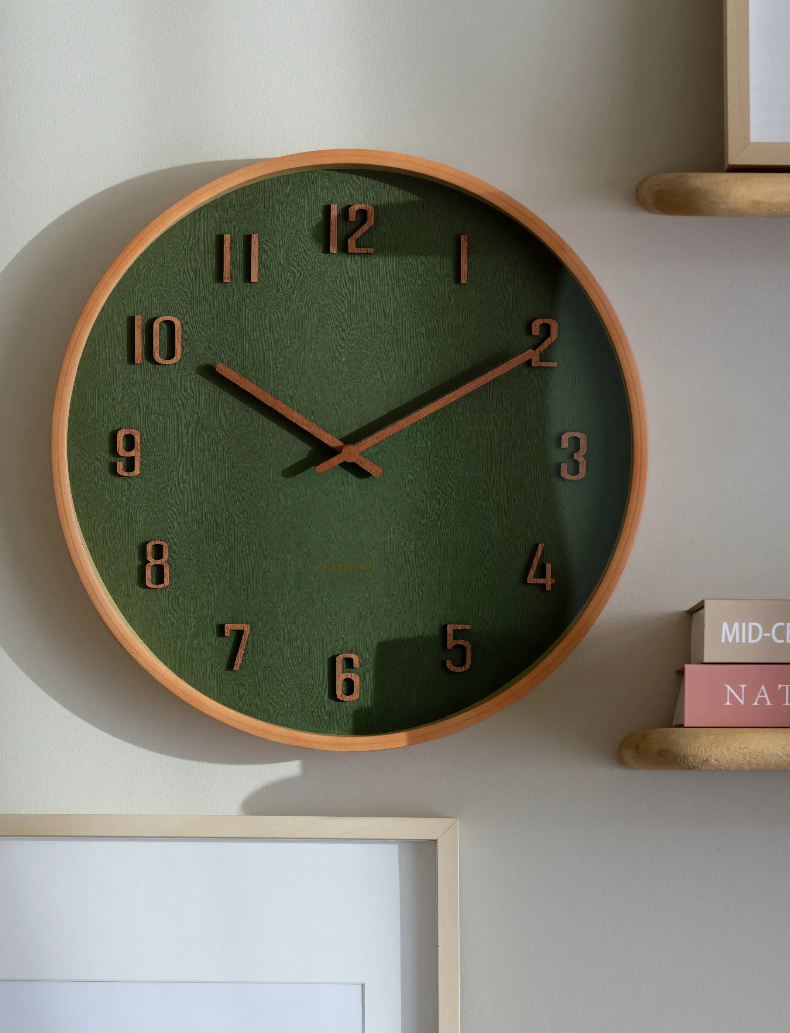 KARLSSON Wall Clock Nervadura Dark Green W. Light Wood, Ø 40.8 cm, Watches, Khakigrün - Clocks, Homeware