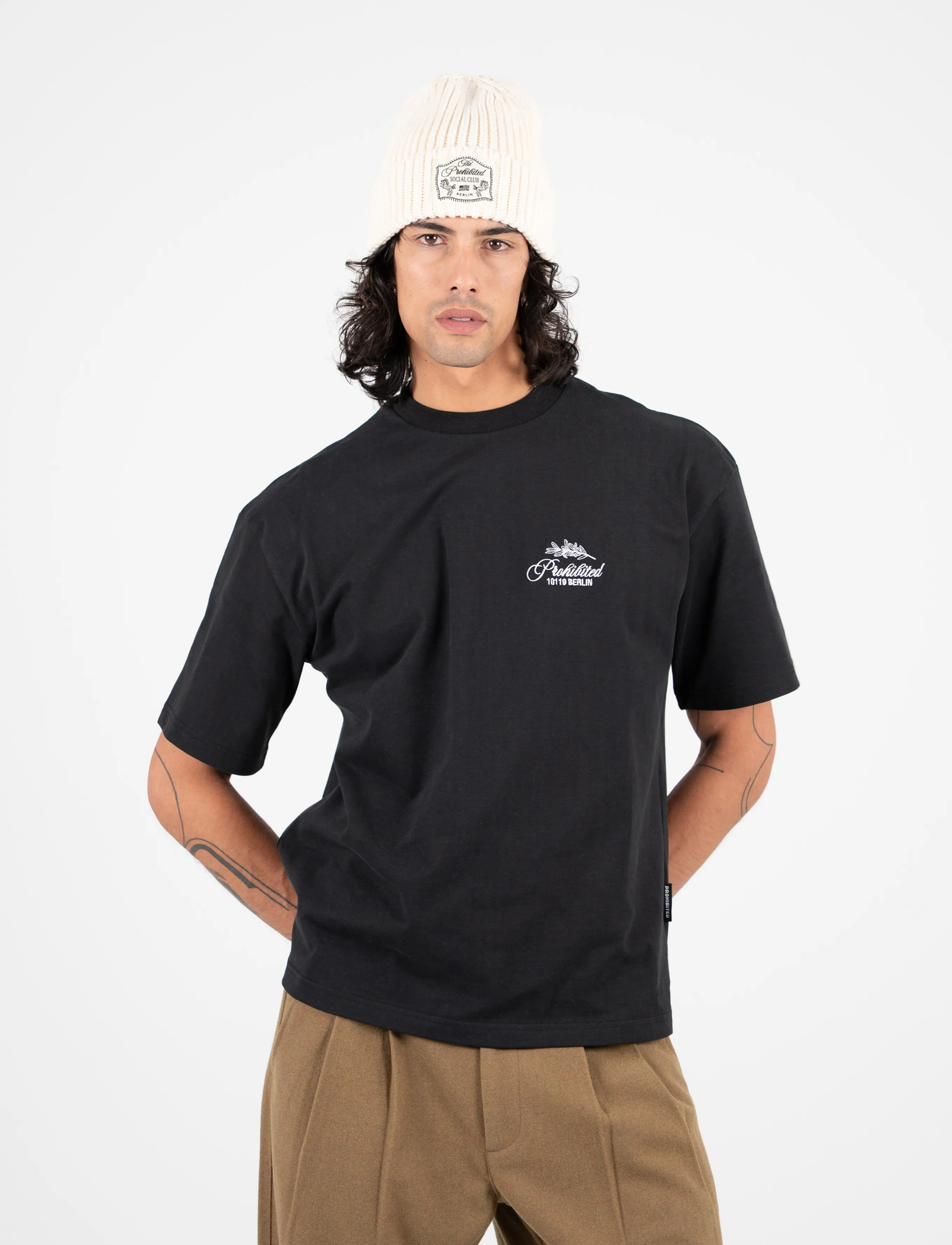 Prohibited - PB Leaf Tee - kurzärmelige t-shirts - black - 3