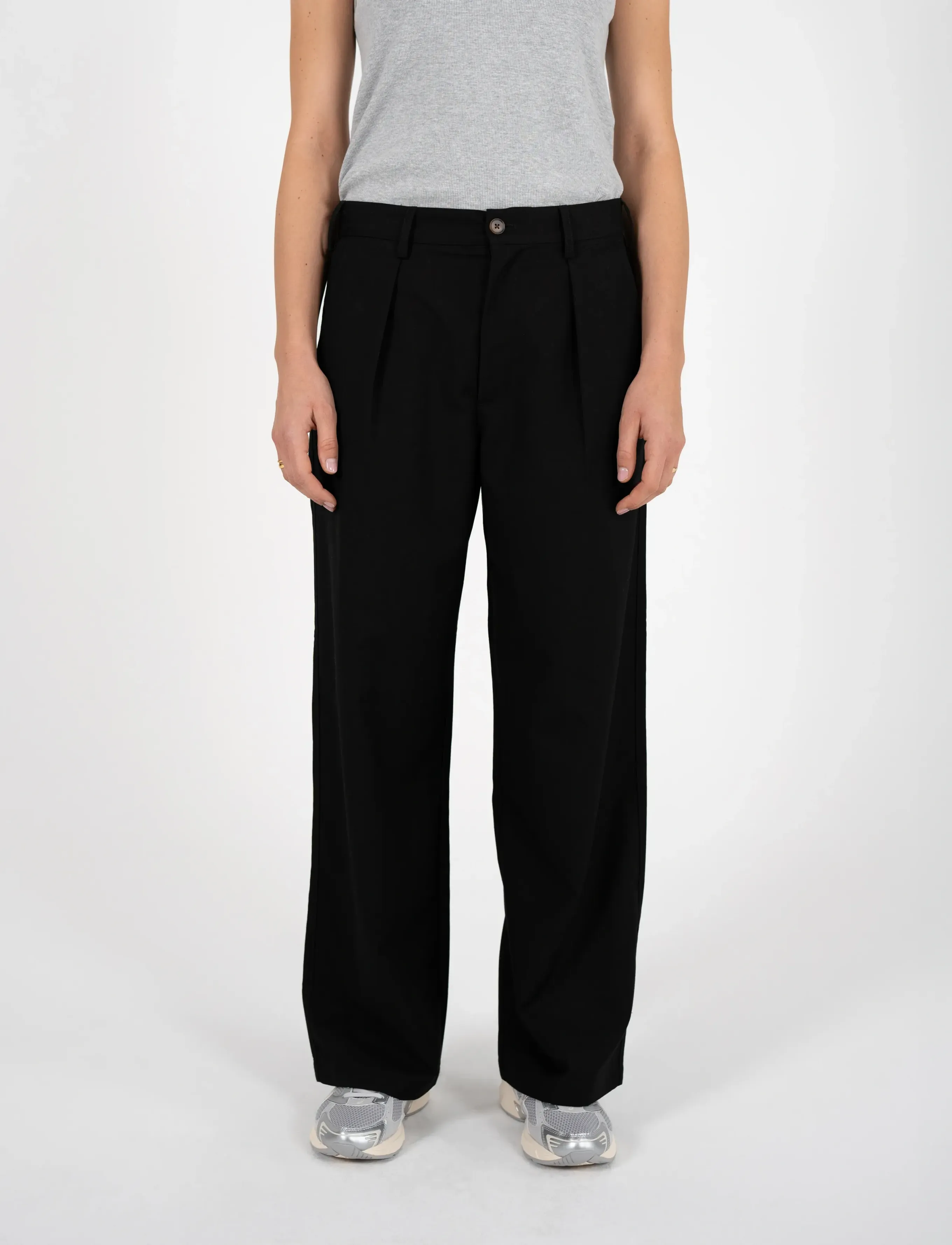 Prohibited - SoHo Pleated Pants Black - casual trousers - black - 5