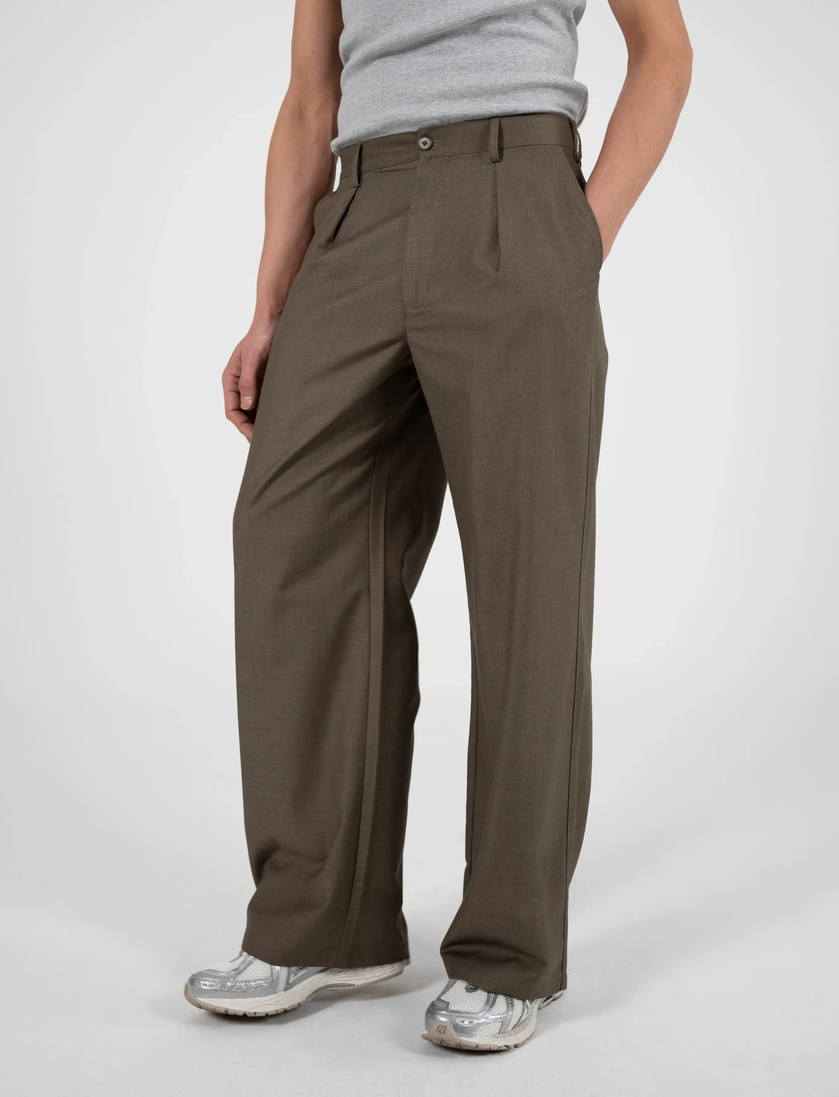 Prohibited - SoHo Pleated Pants Vintage Khaki - casual bukser - green - 2