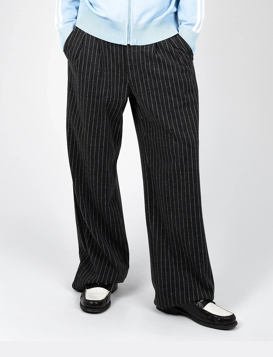 Prohibited - Revival Pinstripe Pleated Pants - freizeithosen - dark grey - 0