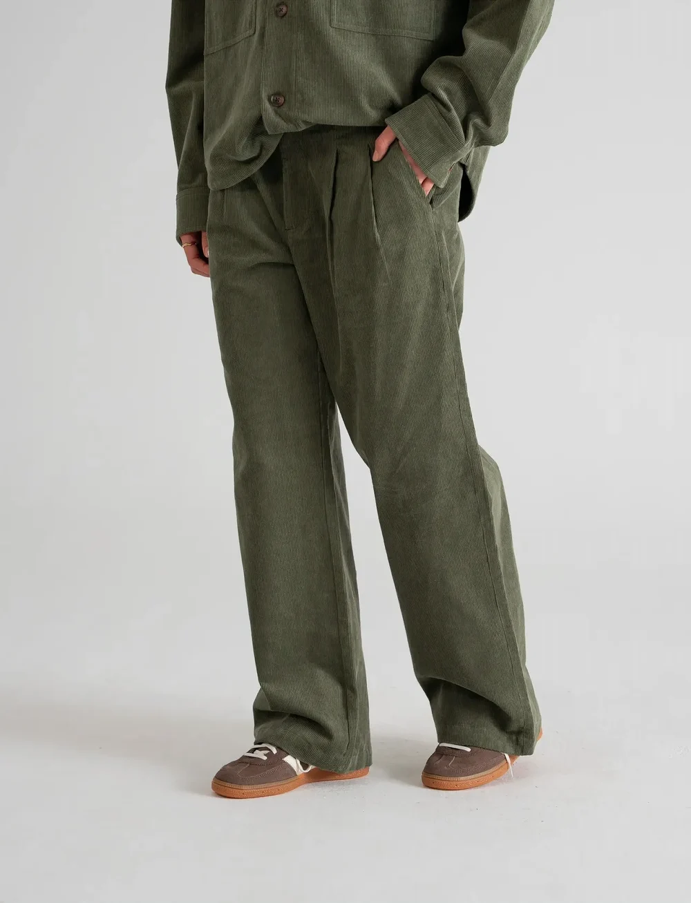 Prohibited - Ranger Corduroy Pants - loose jeans - green - 5