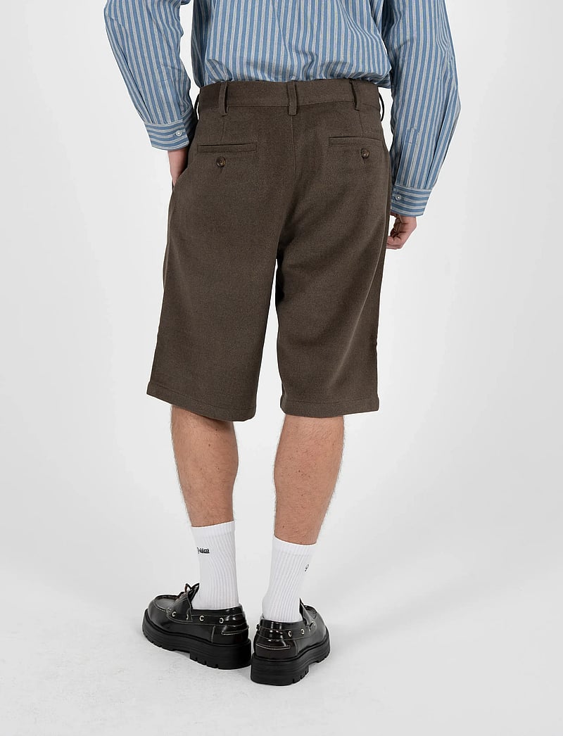 Prohibited - Podium Double Pleated Shorts Brown - casual shorts - brown - 4