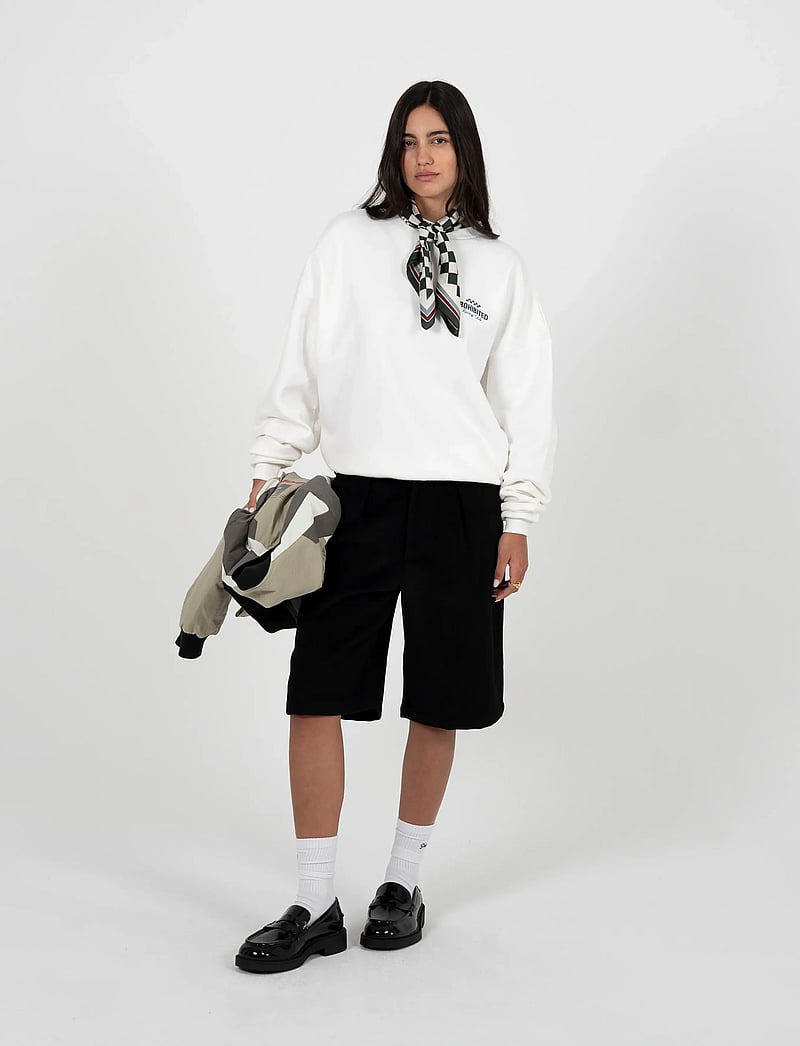 Prohibited - Podium Double Pleated Shorts Black - casual shorts - black - 5