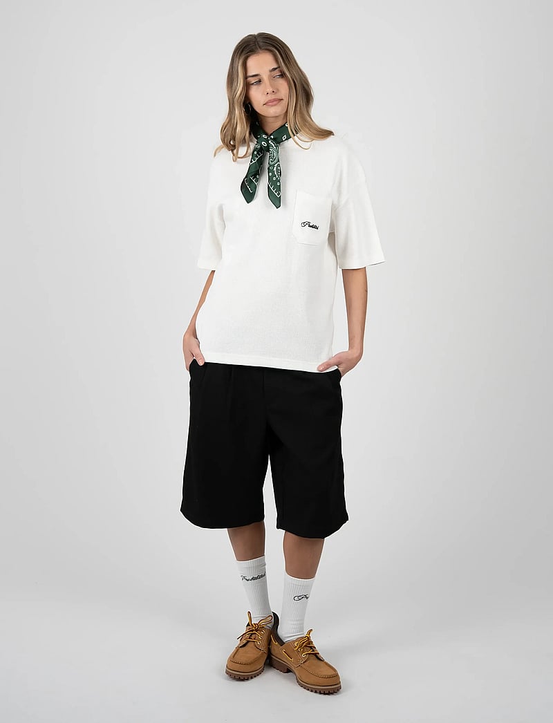 Prohibited - Newport Pleated Shorts - chinos shorts - black - 4
