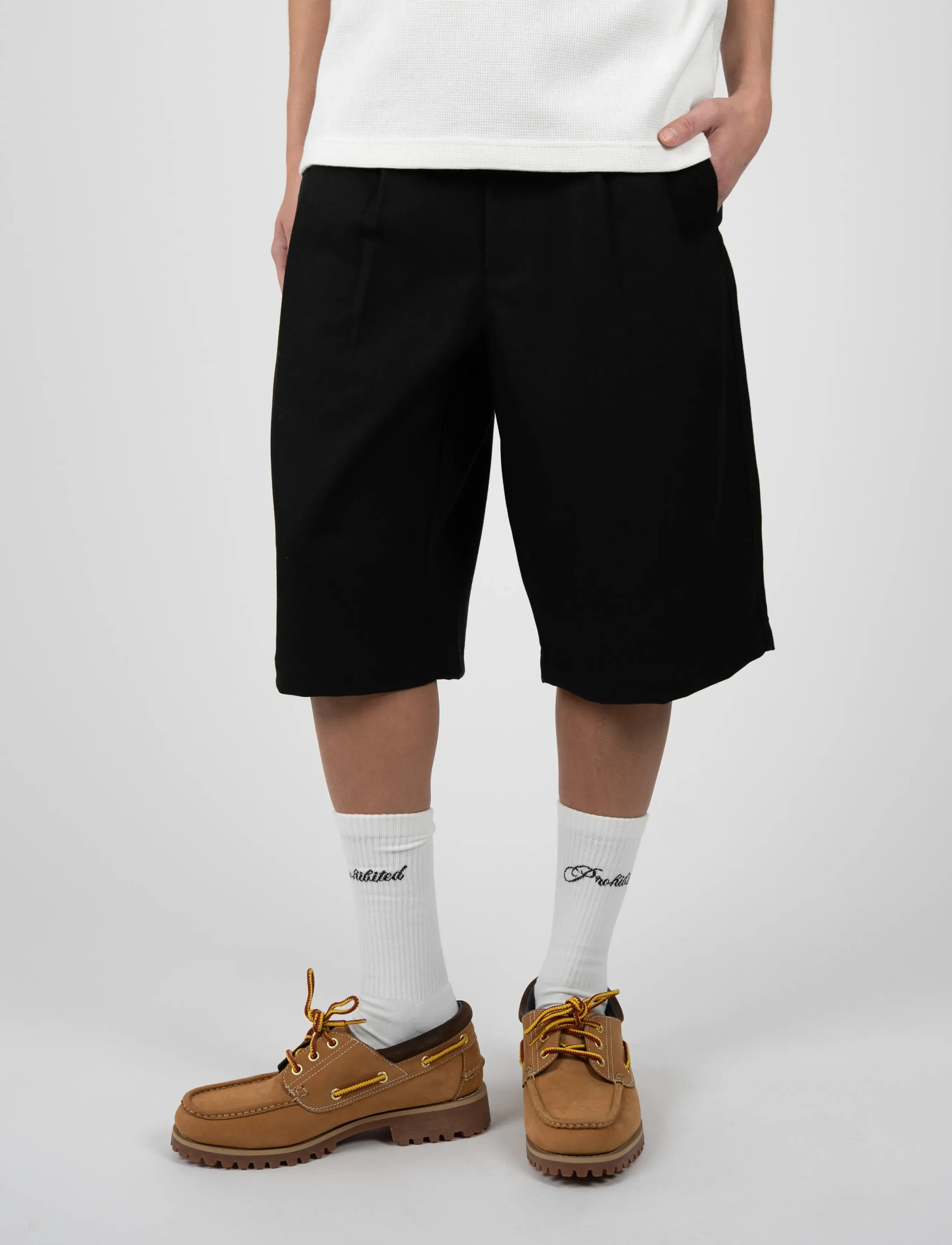 Prohibited - Newport Pleated Shorts - chinos shorts - black - 5