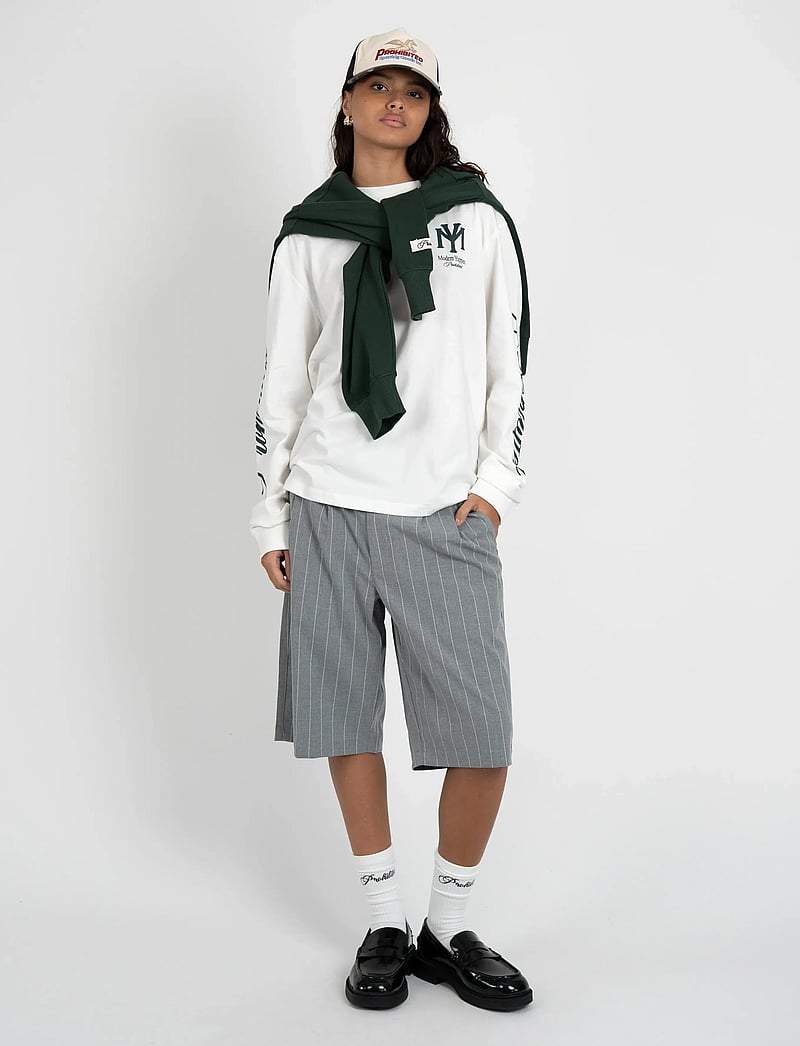 Prohibited - Newport Pleated Shorts - chinos shorts - grey - 5