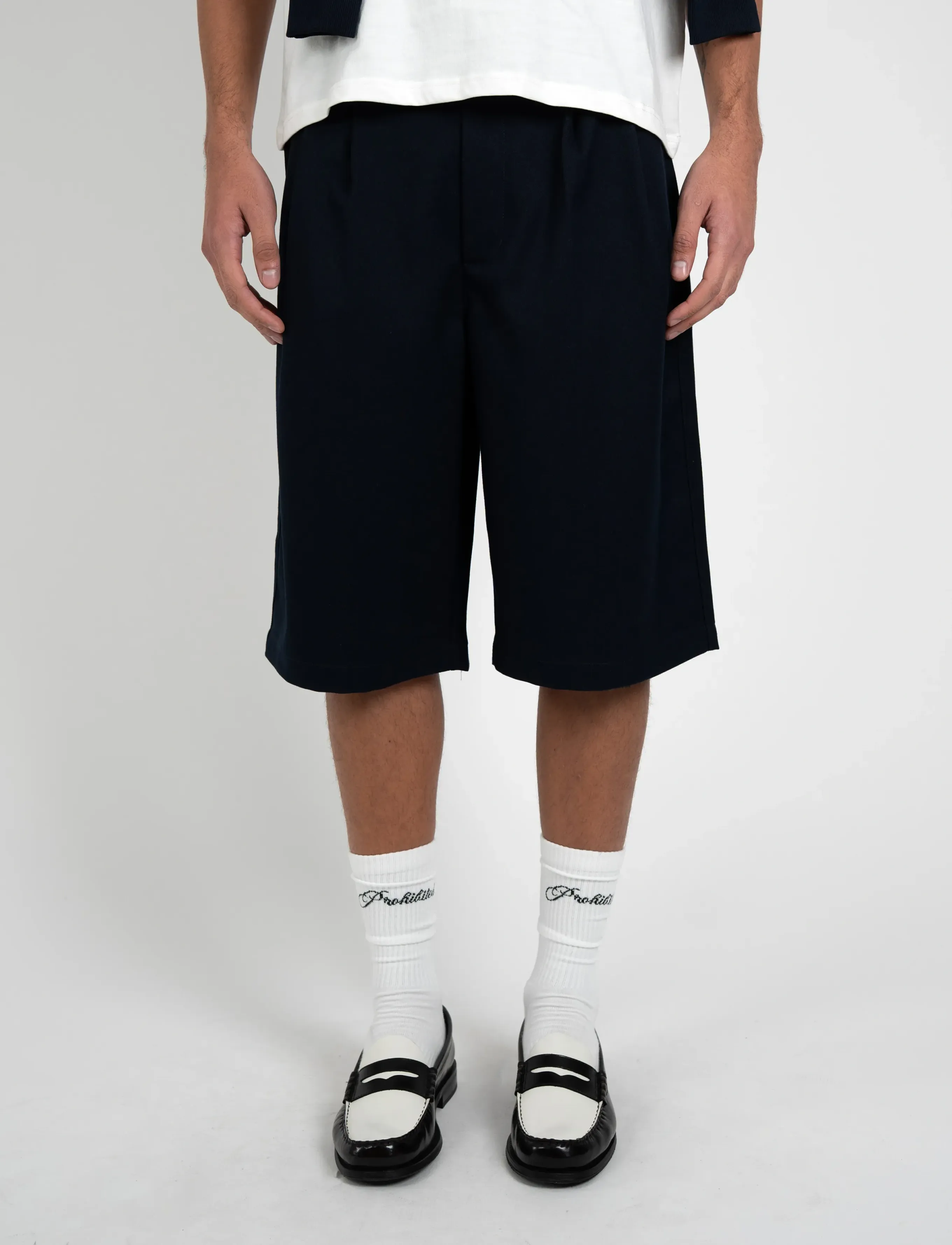 Prohibited - Newport Pleated Shorts - chinos shorts - navy - 2