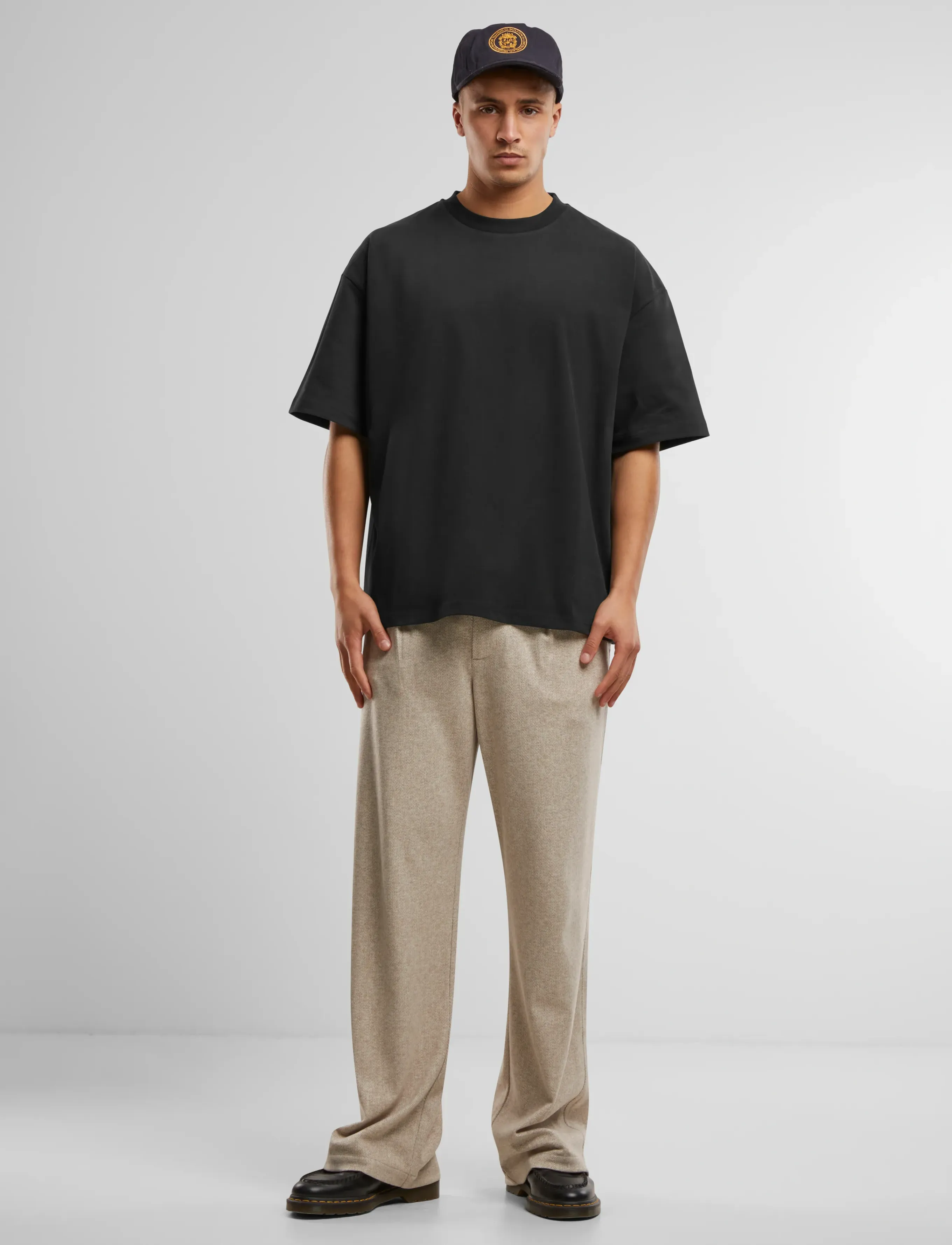Prohibited - Oversized Tee - kortärmade t-shirts - black - 4