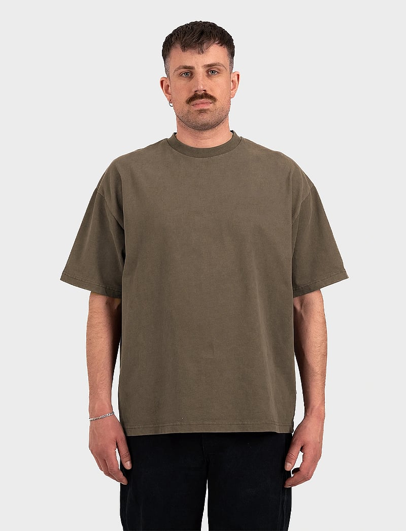 Prohibited - Oversized Tee - short-sleeved t-shirts - mokka - 5