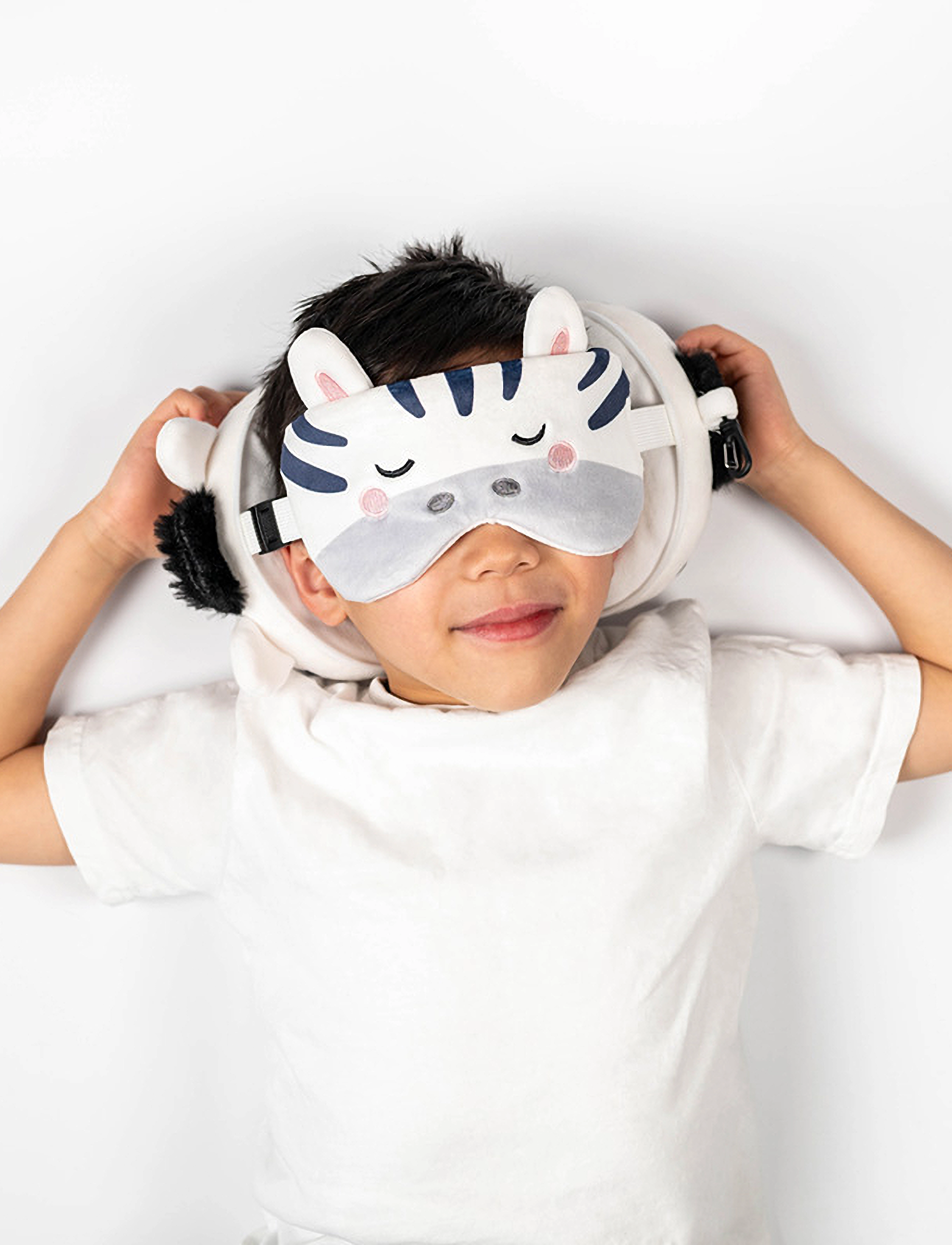 Puckator Relaxeazzz Travel Pillow & Eye Mask Kuromi Hello Kitty Rabbit, One Size, Accessories, Weiß - Kinder