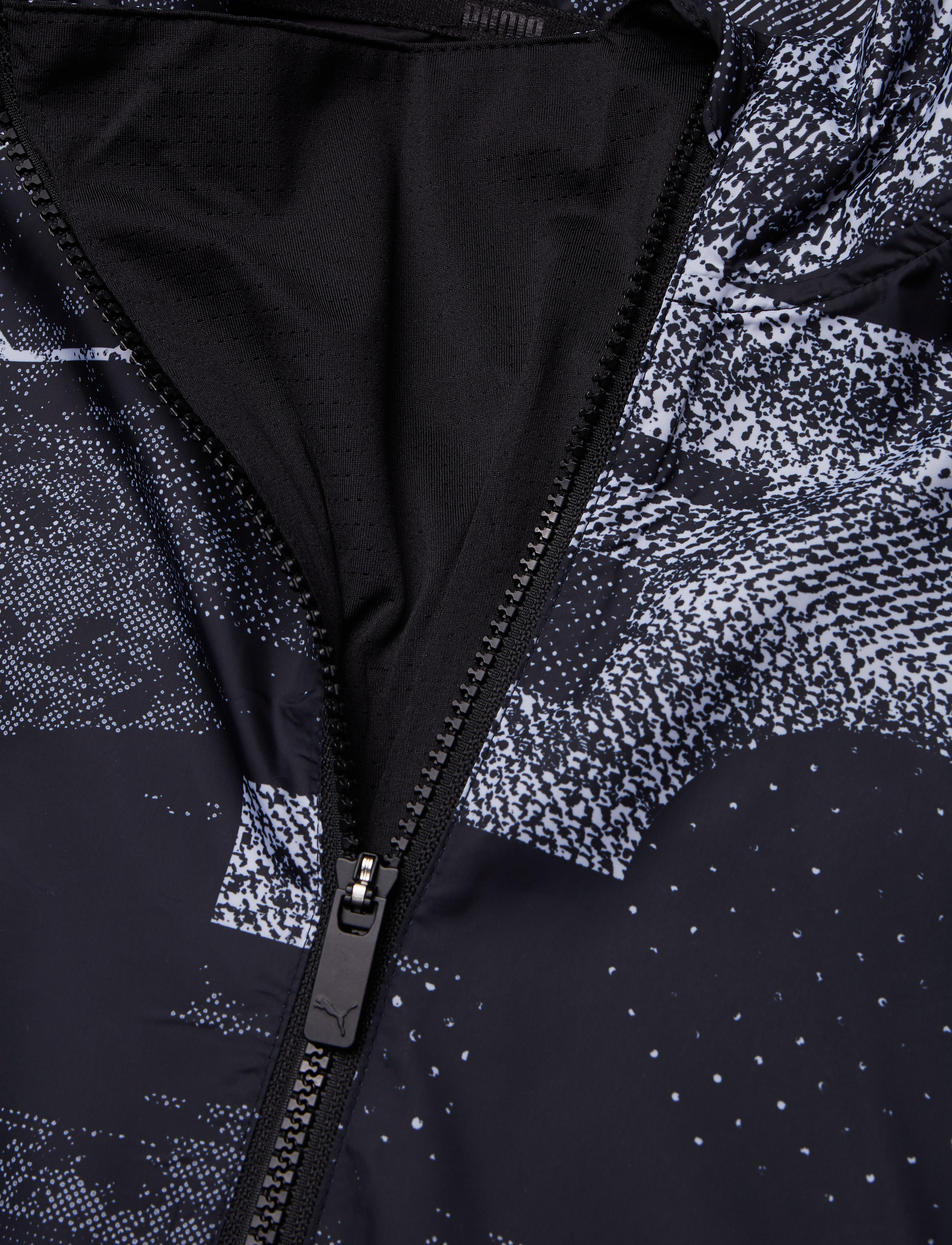 PUMA - Energy Windbreaker - puma black - 3