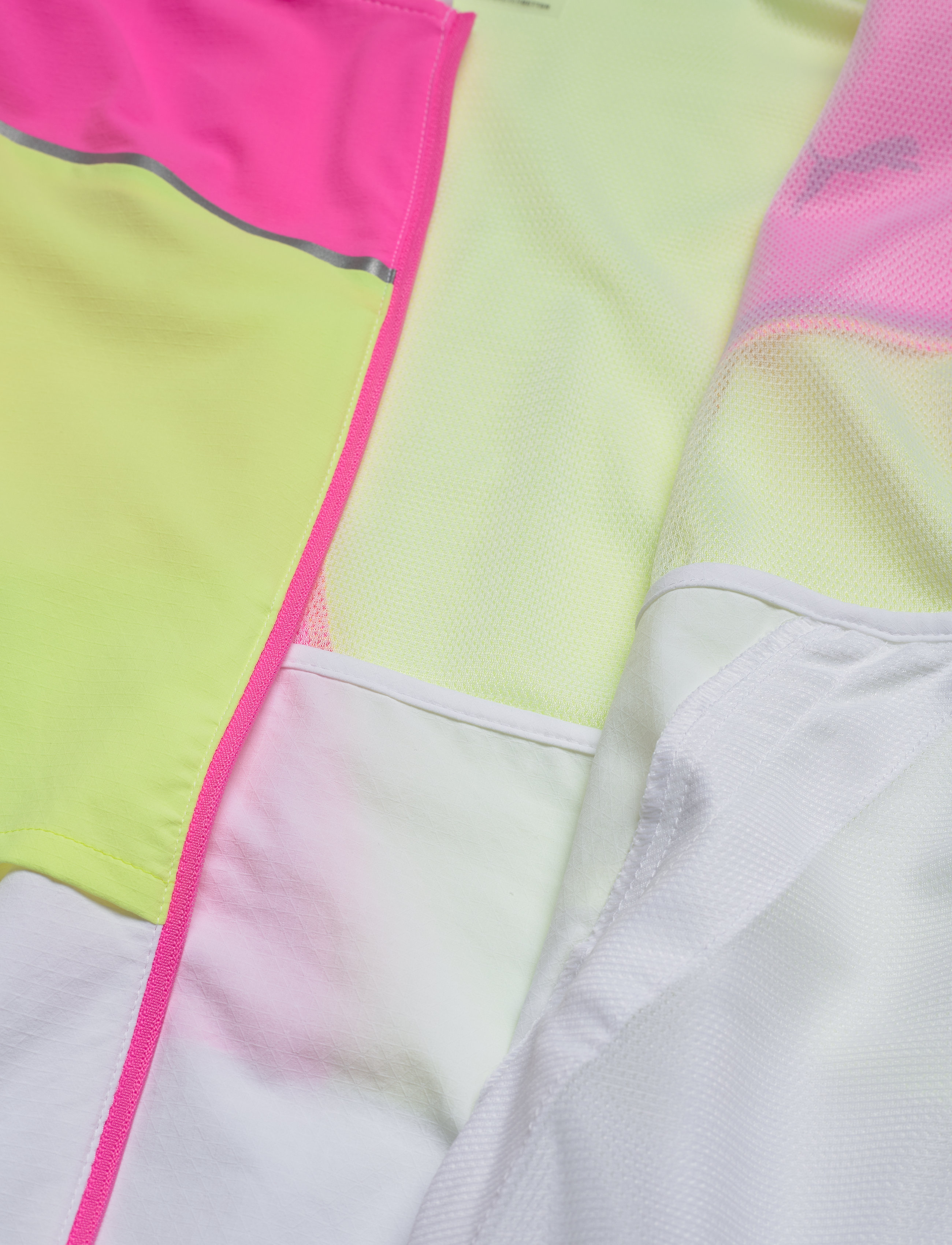PUMA - Run Lite Woven Ultra Jacket - puma white-luminous pink-fizzy yell - 5