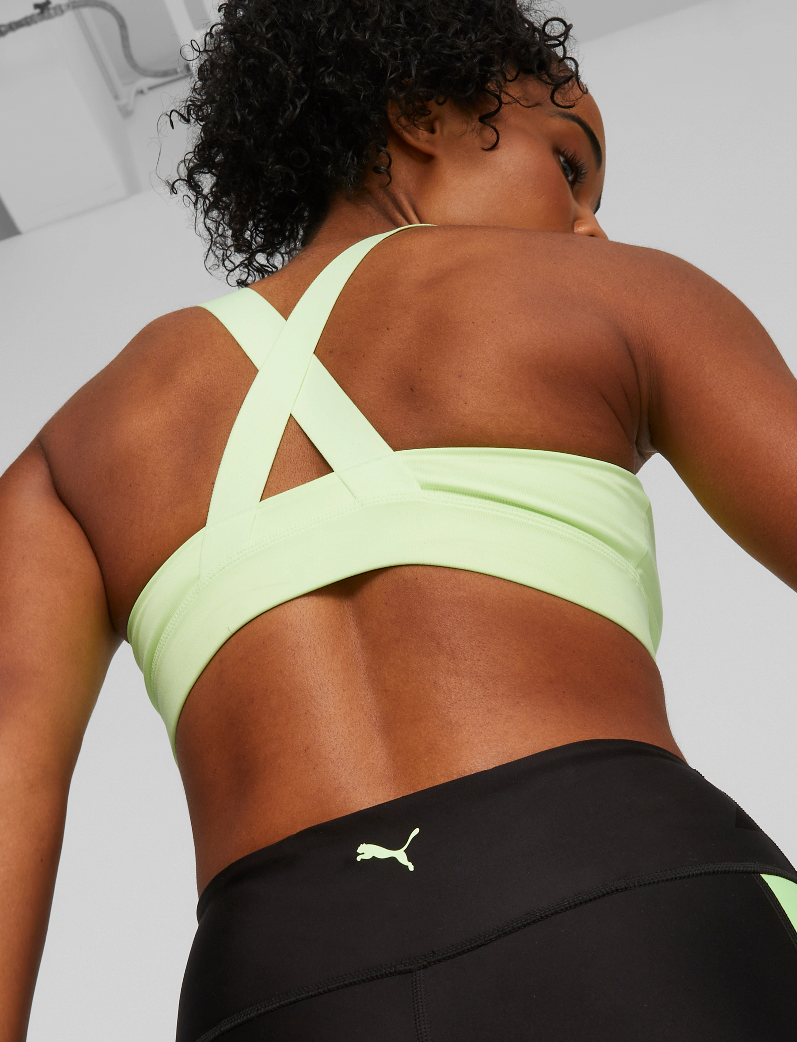 PUMA - Mid Impact Puma Fit Bra - speed green-puma black - 3