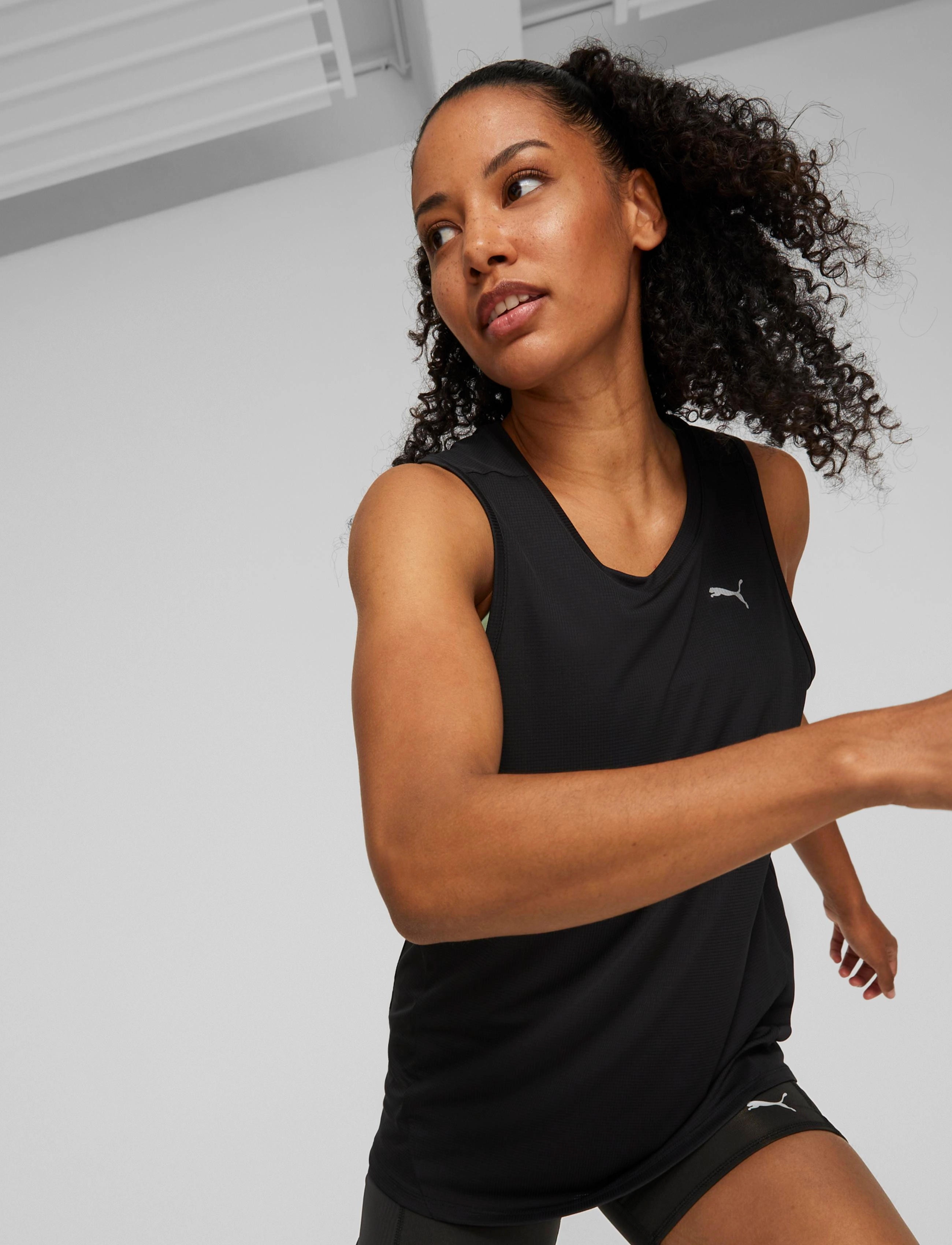 PUMA - RUN FAVORITE TANK W - puma black - 2